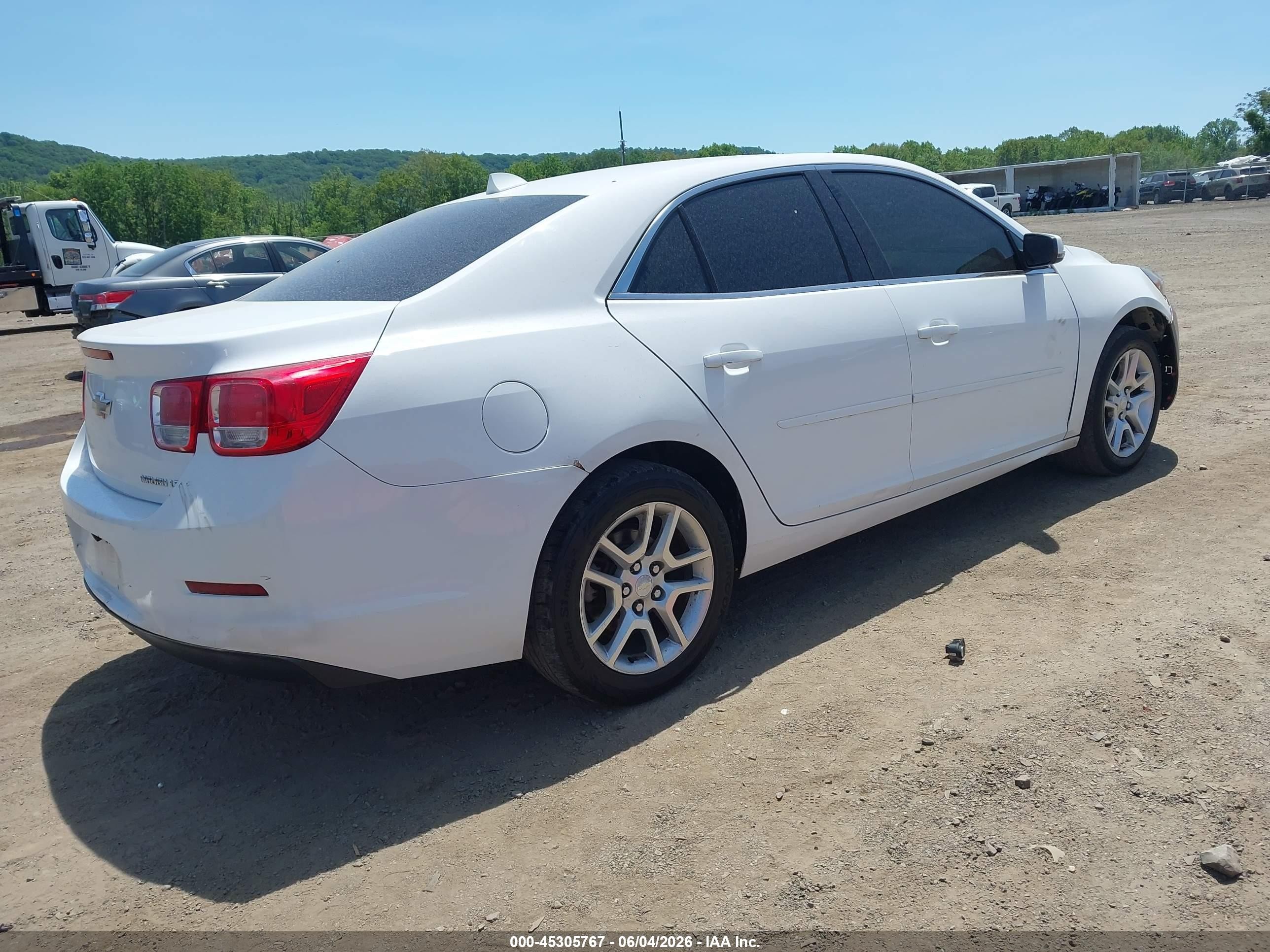 2013 Chevrolet Malibu 1lt White vin: 1G11C5SA7DF318112
