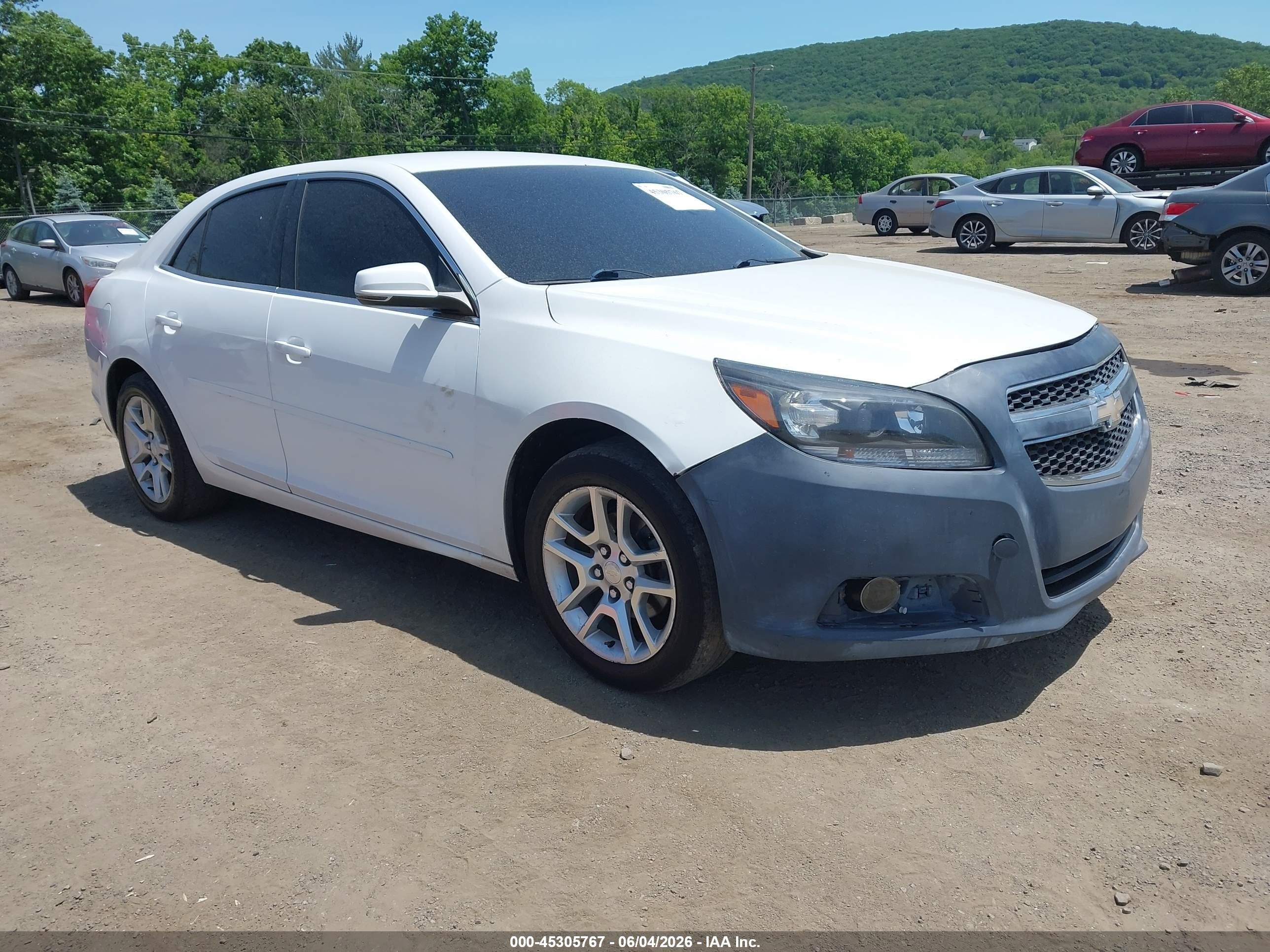2013 Chevrolet Malibu 1lt White vin: 1G11C5SA7DF318112