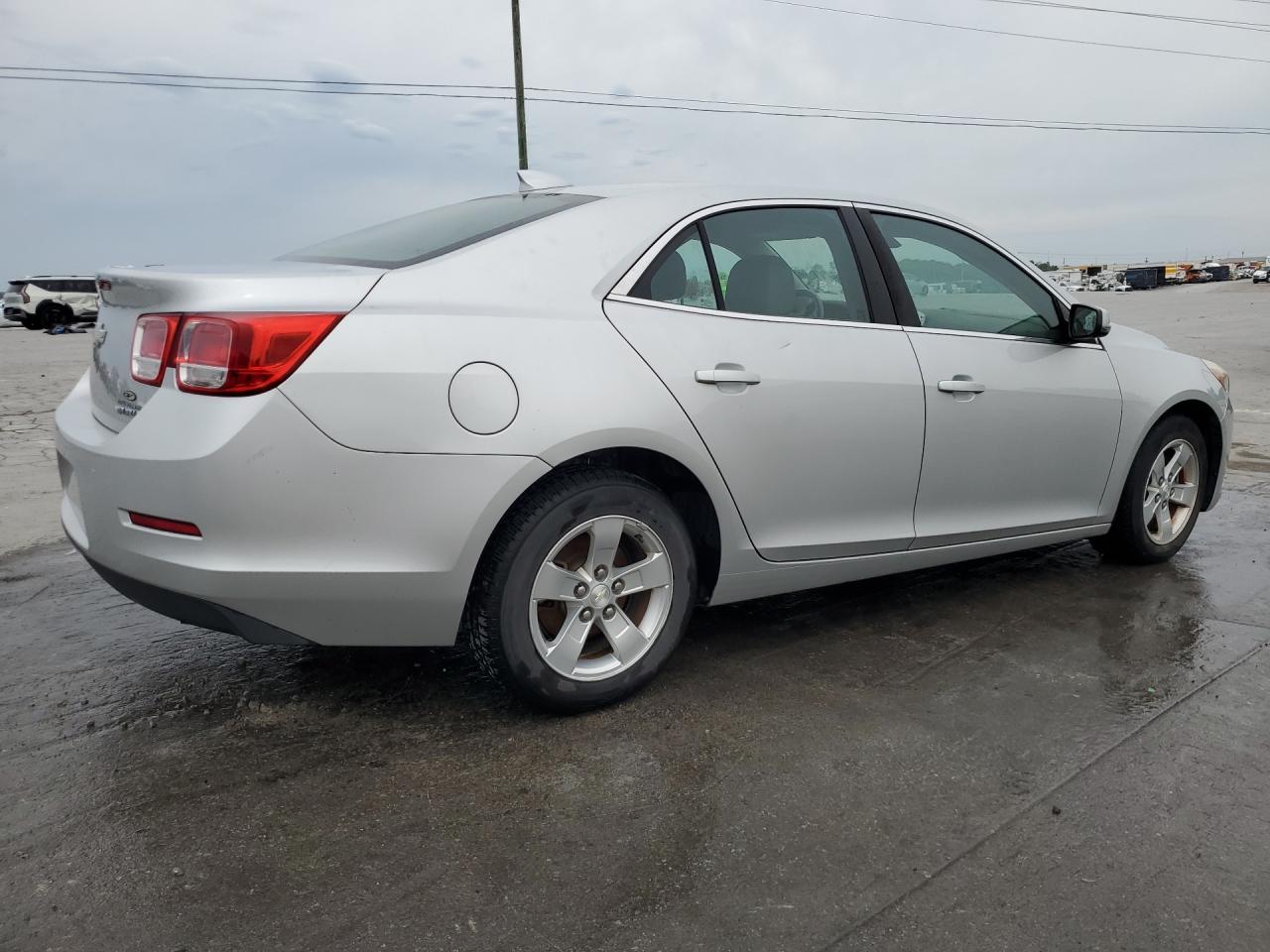 2016 Chevrolet Malibu Limited Lt Silver vin: 1G11C5SA7GF125334 Damage: Right Rear Door, Light Scratch, 3 To 4 Inches