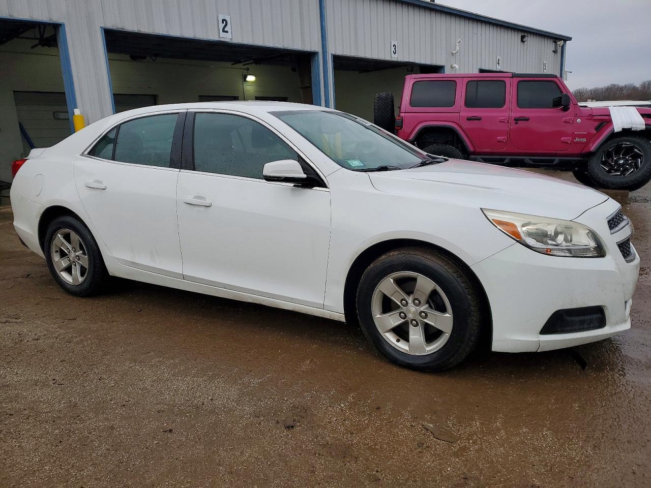 2013 Chevrolet Malibu 1lt White vin: 1G11C5SA8DF341446