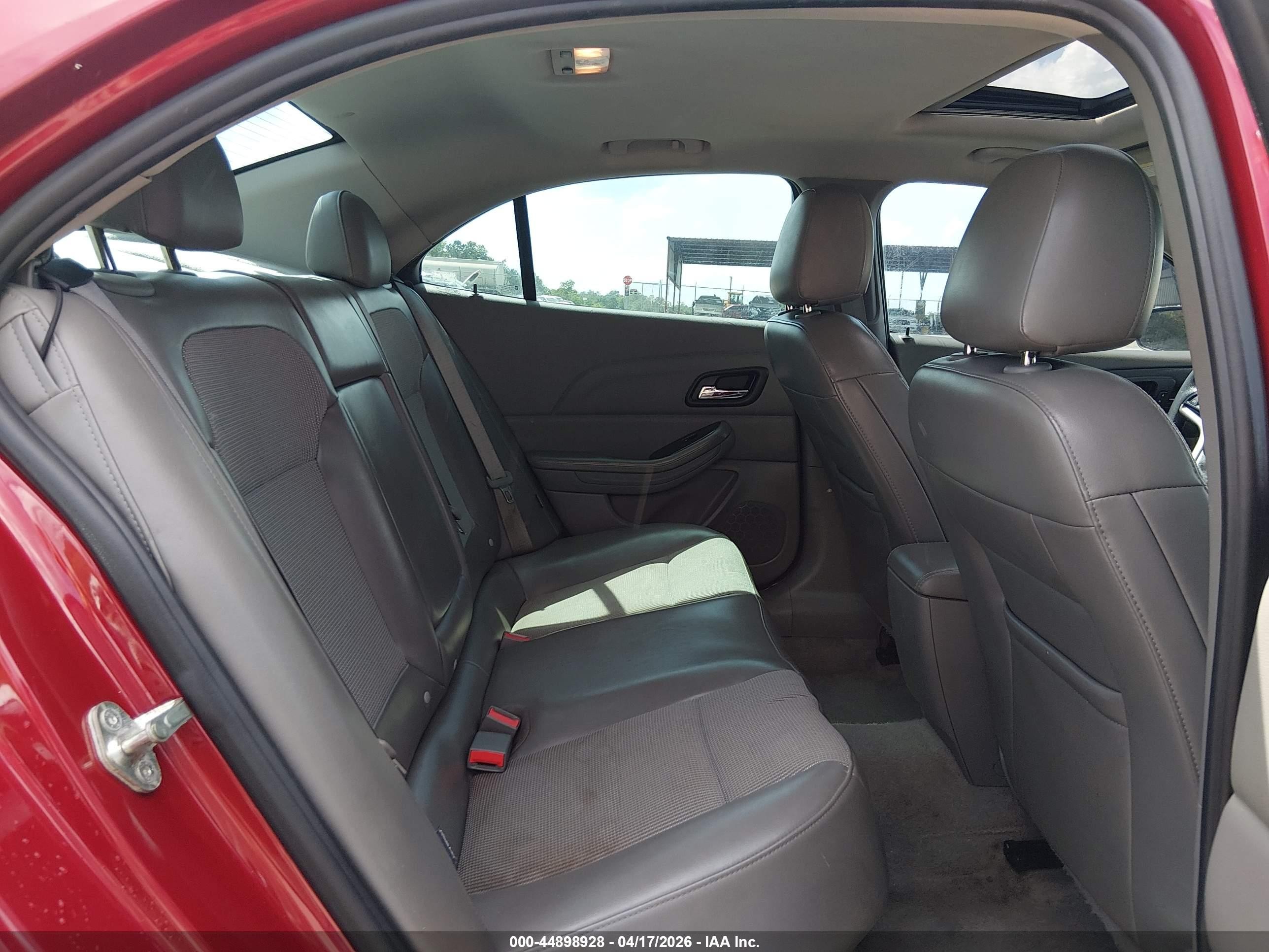 2014 Chevrolet Malibu 1lt Red vin: 1G11C5SL0EF241795