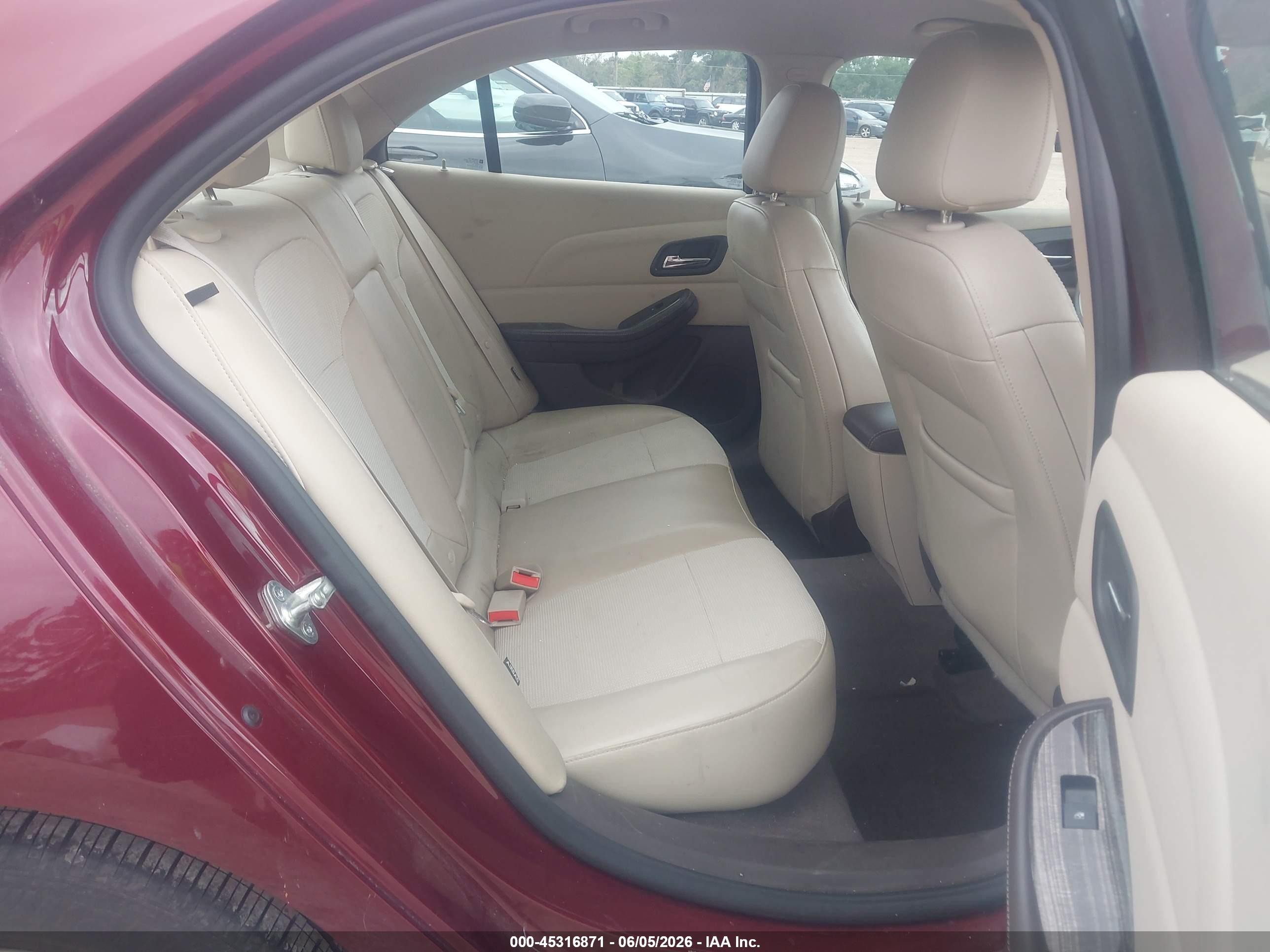 2015 Chevrolet Malibu 1lt Maroon vin: 1G11C5SL0FF122100