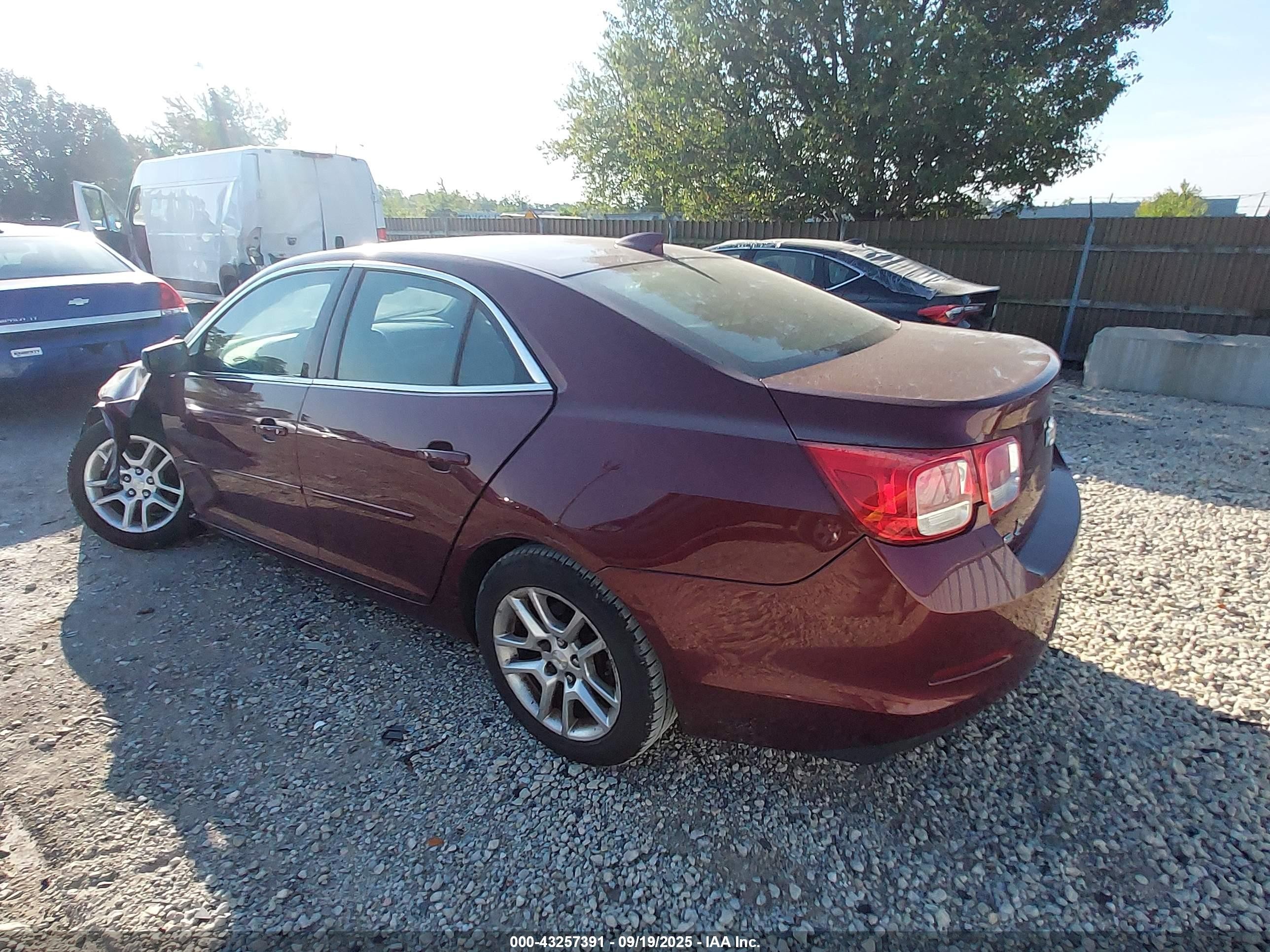 2015 Chevrolet Malibu 1lt Maroon vin: 1G11C5SL0FF169594