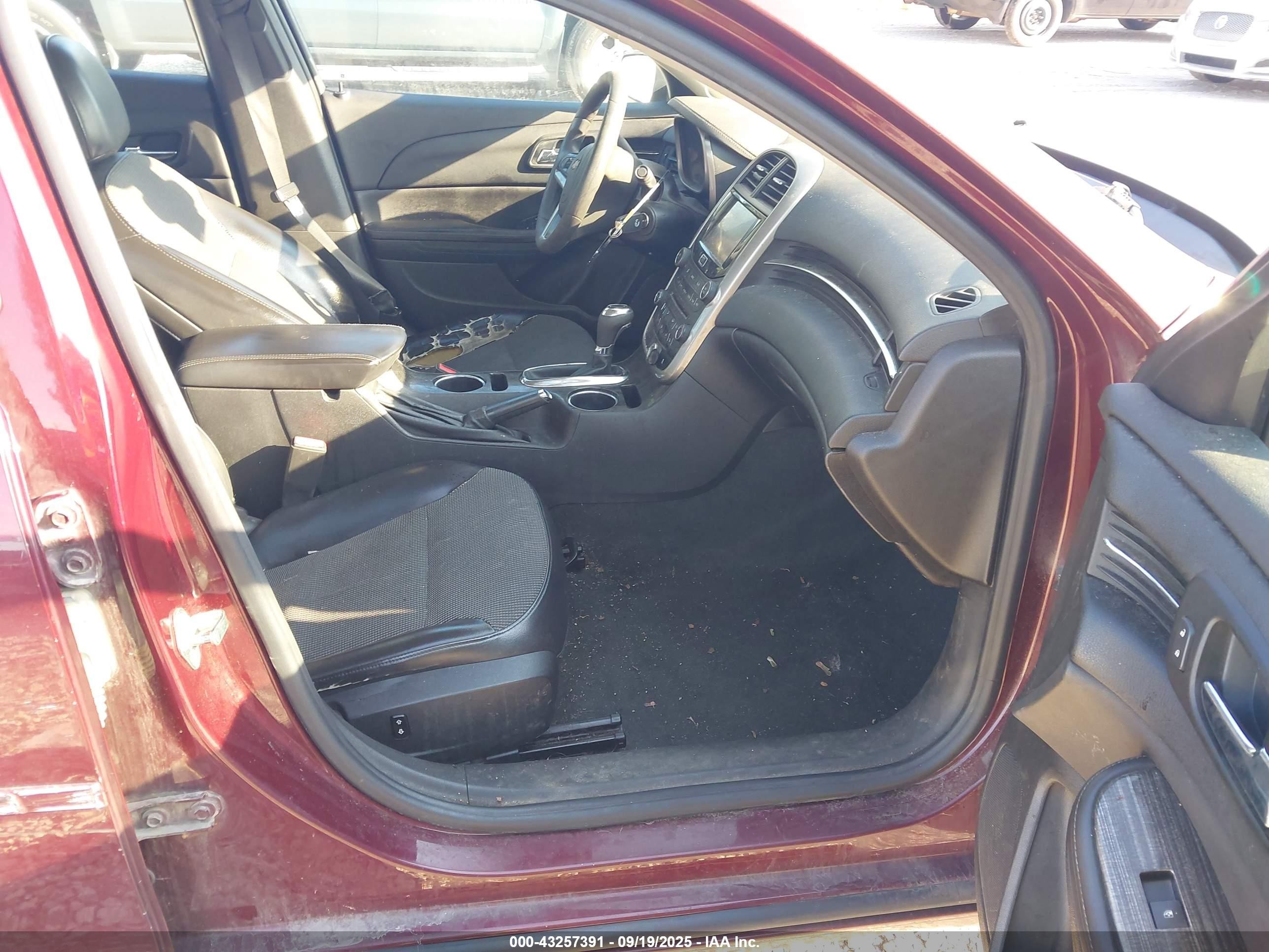 2015 Chevrolet Malibu 1lt Maroon vin: 1G11C5SL0FF169594
