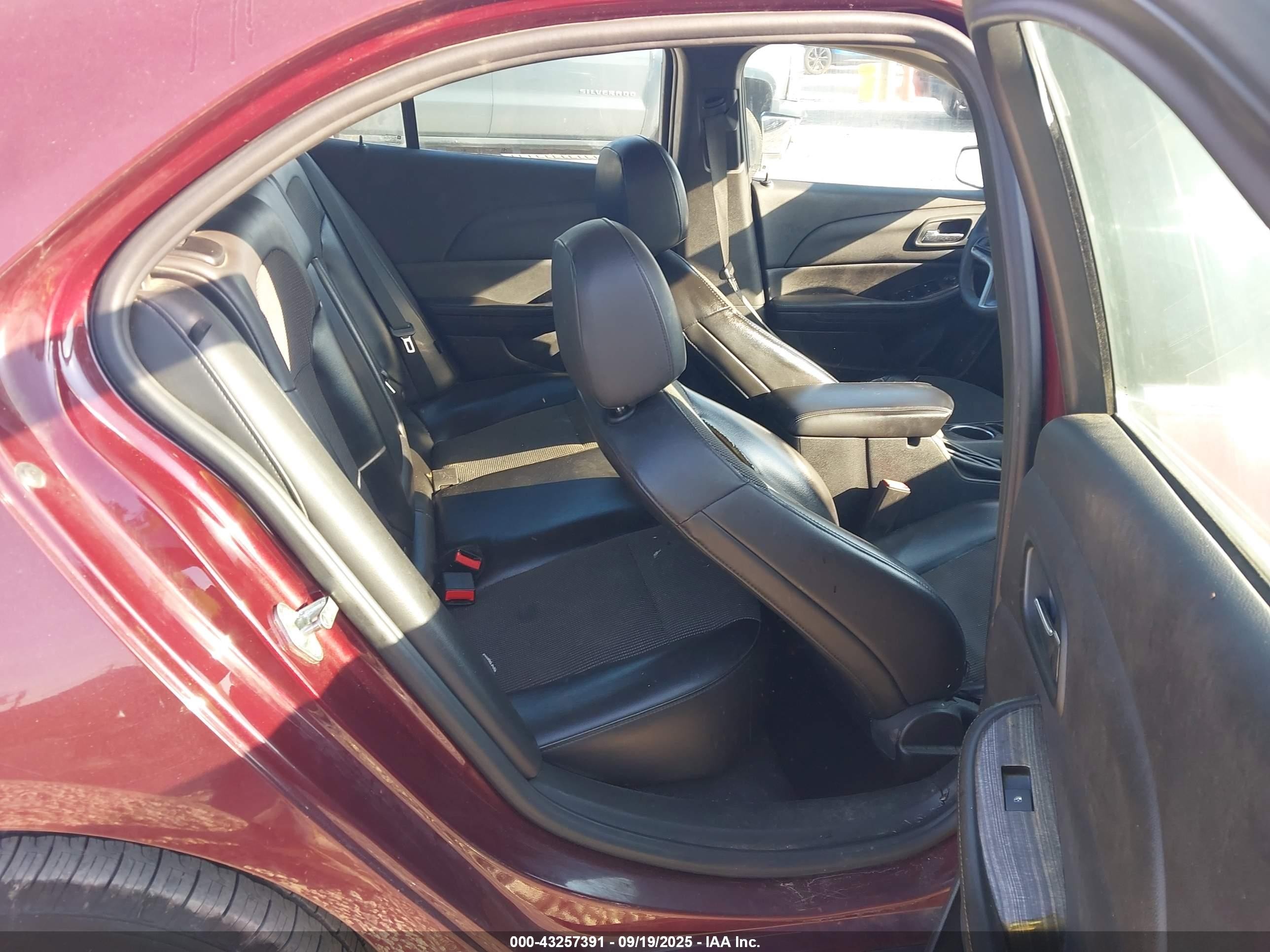 2015 Chevrolet Malibu 1lt Maroon vin: 1G11C5SL0FF169594