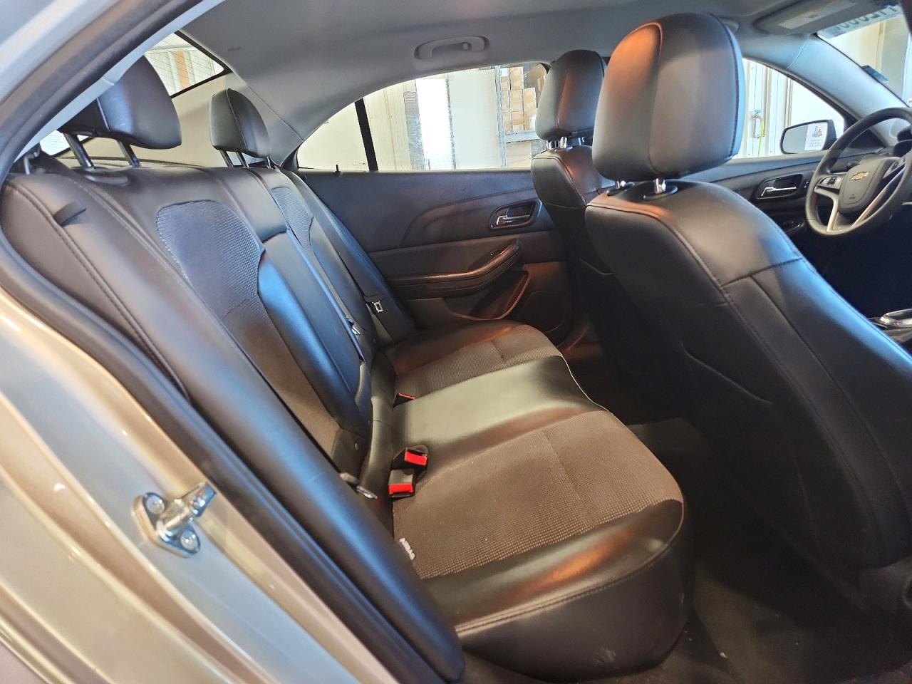 2015 Chevrolet Malibu 1lt Beige vin: 1G11C5SL0FF290514