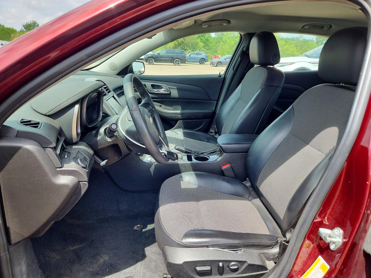 2015 Chevrolet Malibu 1lt Maroon vin: 1G11C5SL0FF353918
