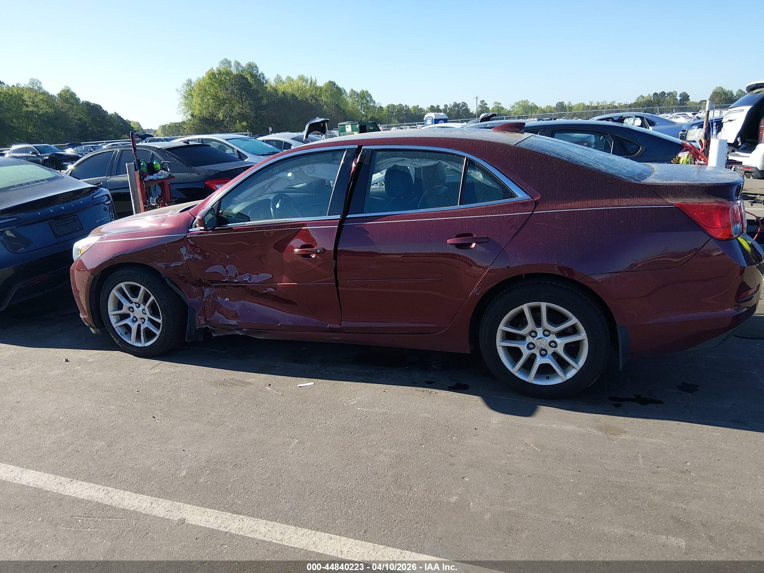 2015 Chevrolet Malibu 1lt Maroon vin: 1G11C5SL1FF284351