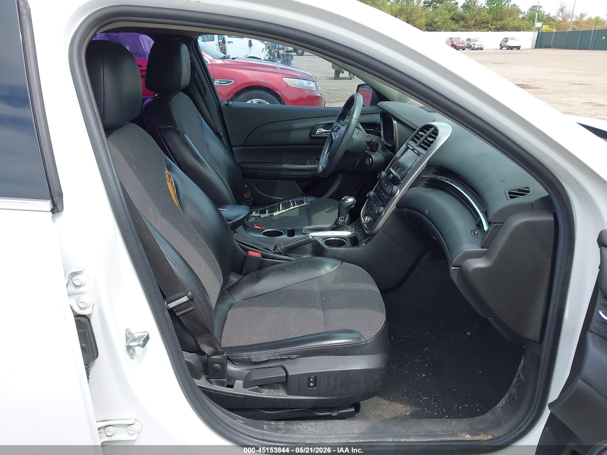 2015 Chevrolet Malibu 1lt Белый vin: 1G11C5SL1FU119041