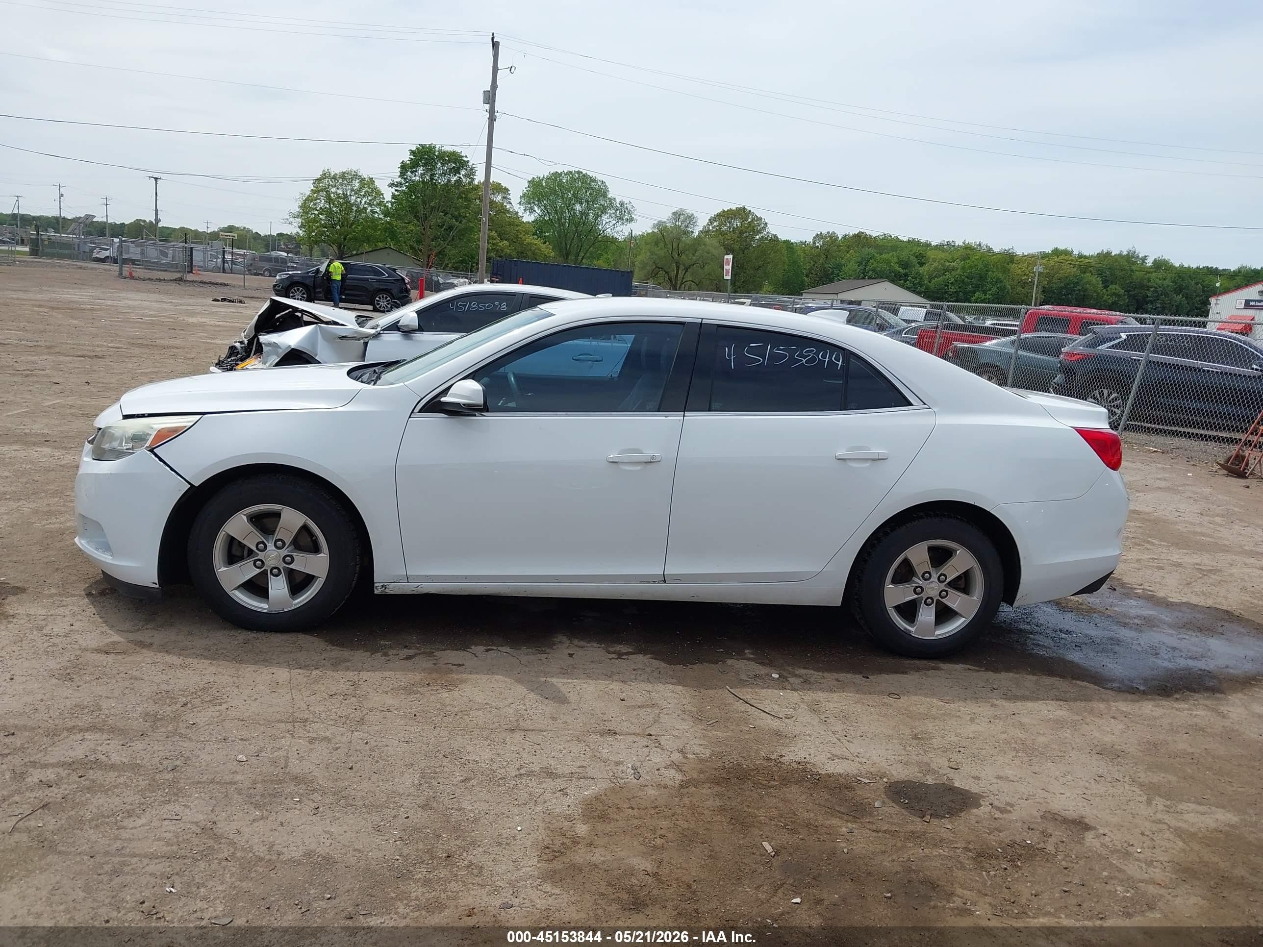 2015 Chevrolet Malibu 1lt Белый vin: 1G11C5SL1FU119041