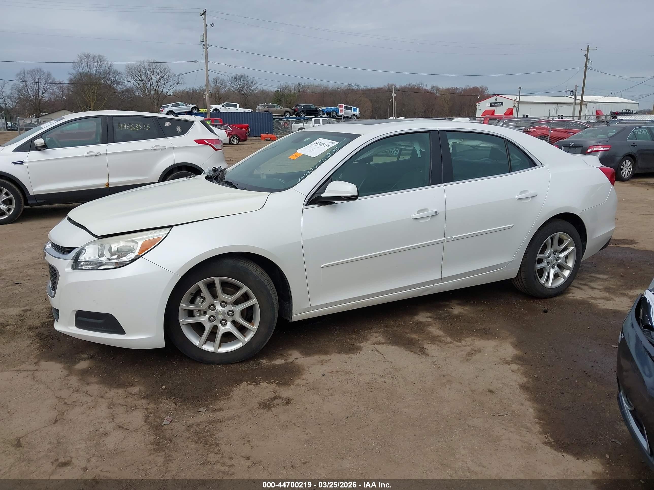 2015 Chevrolet Malibu 1lt Белый vin: 1G11C5SL1FU119931