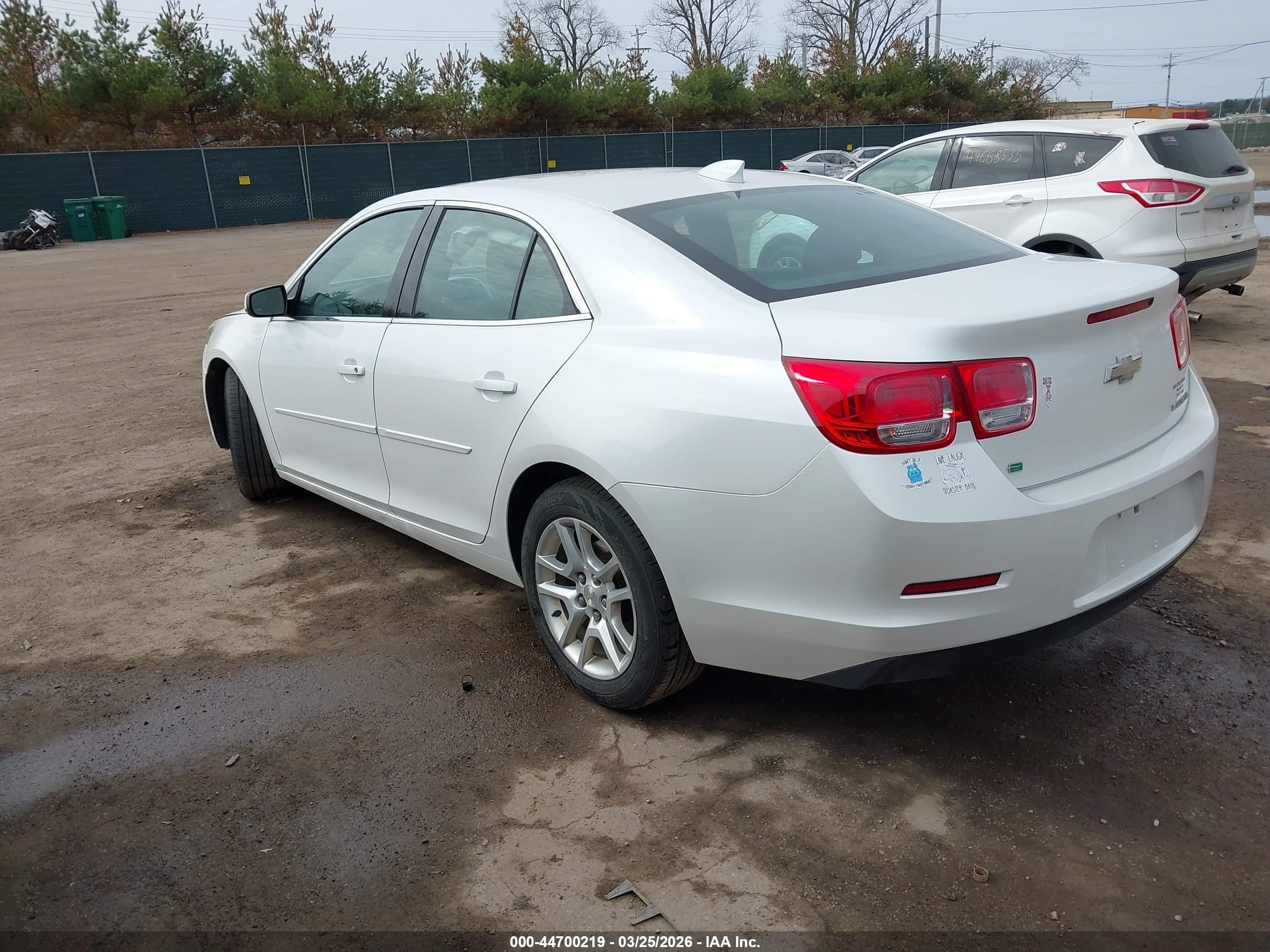 2015 Chevrolet Malibu 1lt Белый vin: 1G11C5SL1FU119931