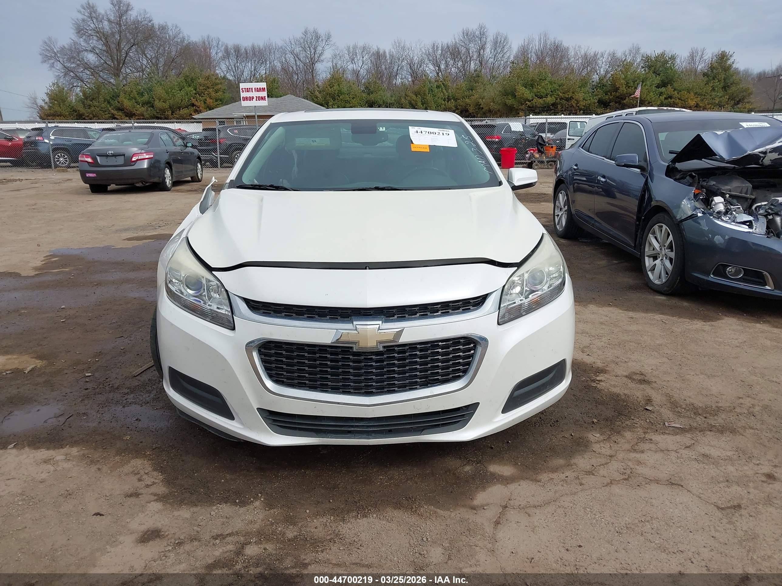 2015 Chevrolet Malibu 1lt Белый vin: 1G11C5SL1FU119931