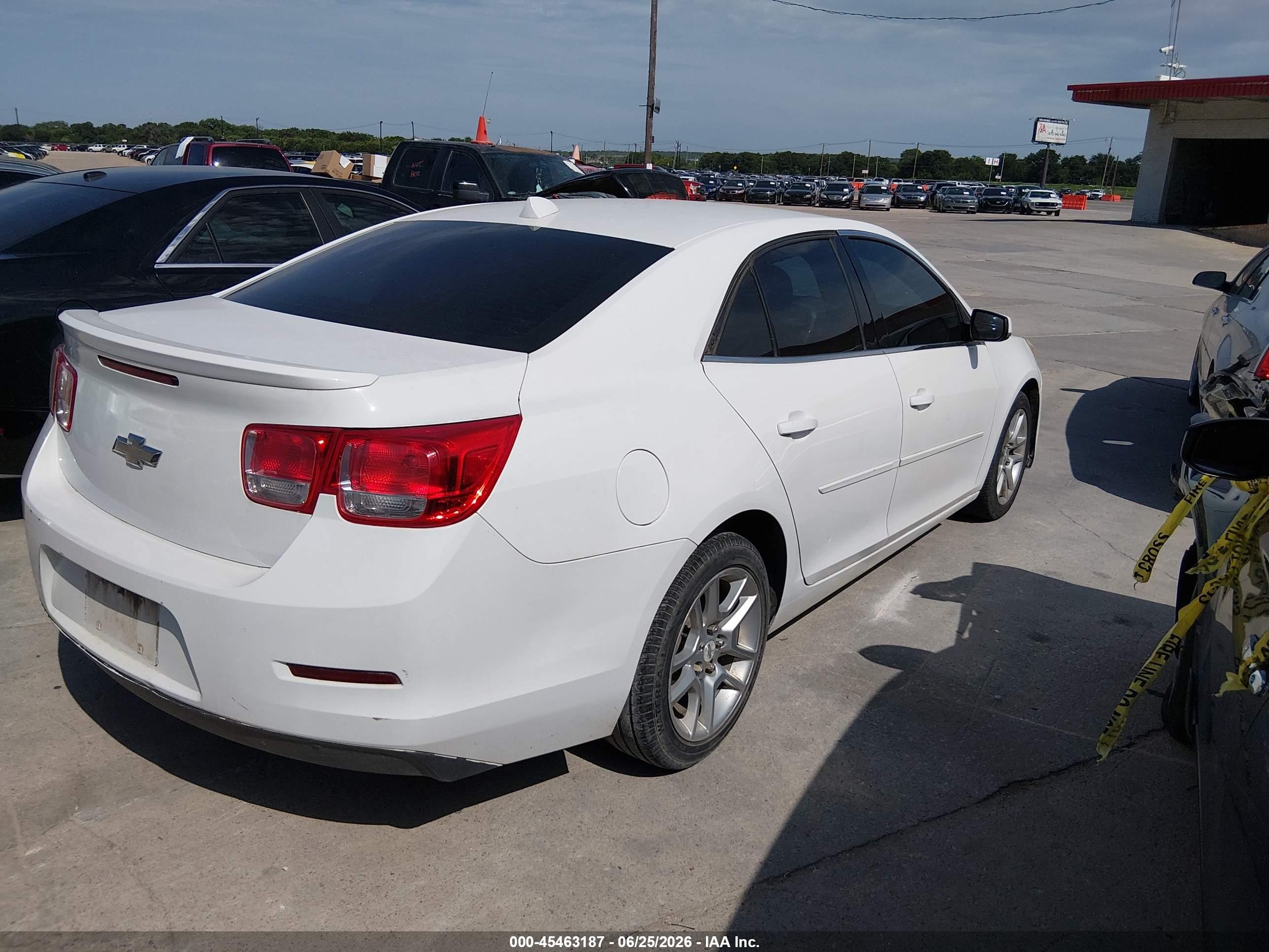 2014 Chevrolet Malibu 1lt White vin: 1G11C5SL2EF155629