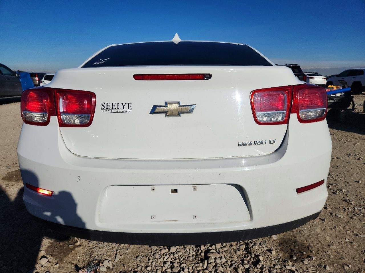 2014 Chevrolet Malibu 1lt White vin: 1G11C5SL2EF187612