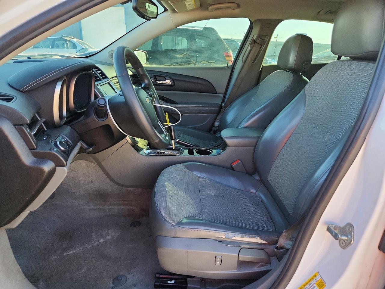 2014 Chevrolet Malibu 1lt White vin: 1G11C5SL2EF187612