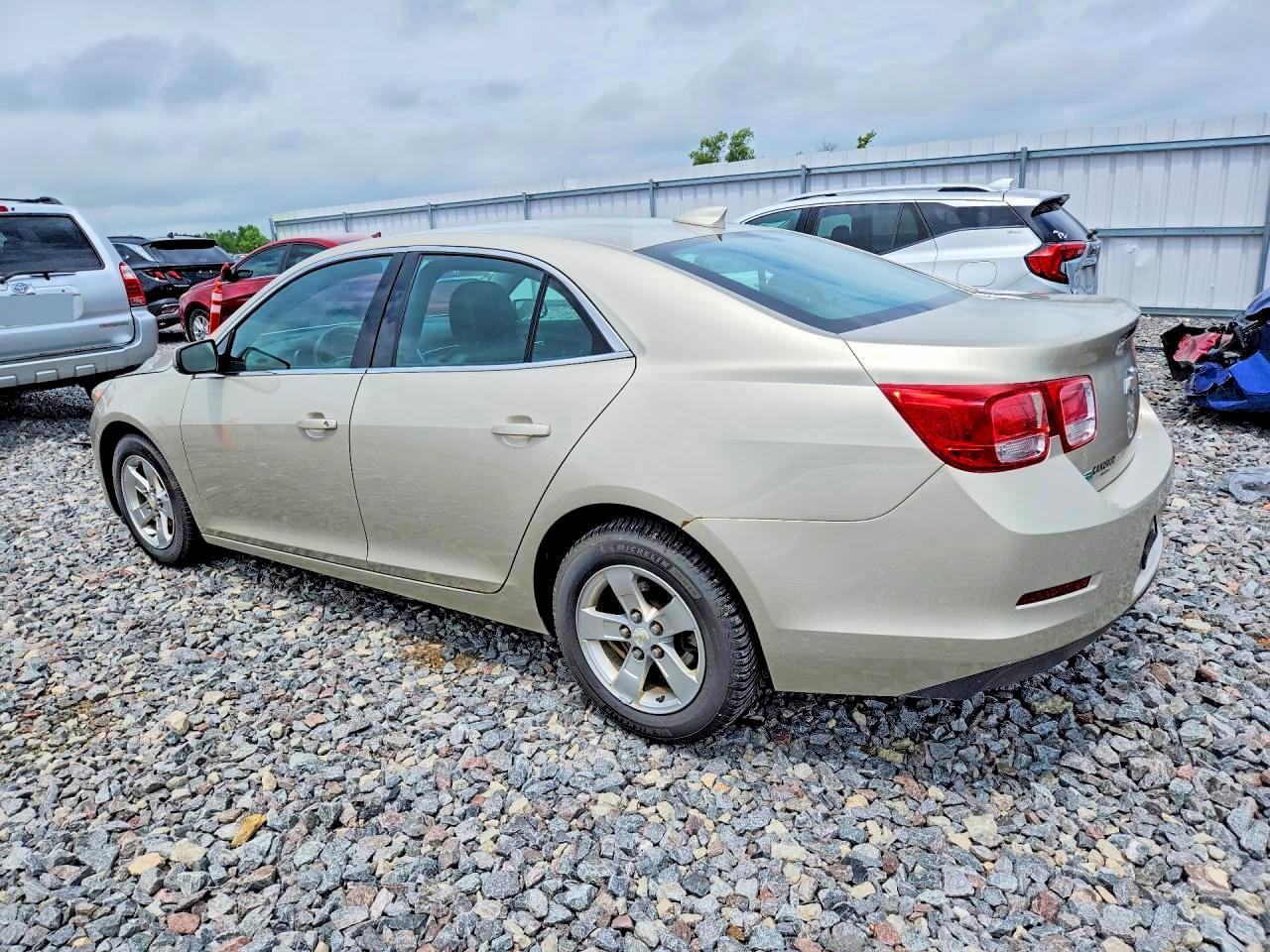2015 Chevrolet Malibu 1lt Tan vin: 1G11C5SL2FF116329
