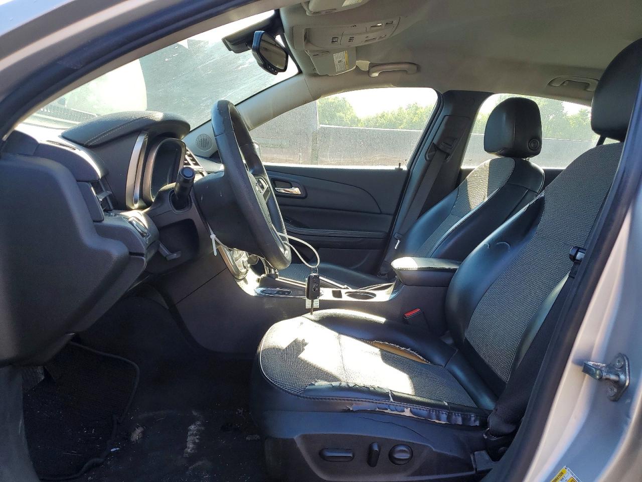 2015 Chevrolet Malibu 1lt Серебряный vin: 1G11C5SL2FF202031