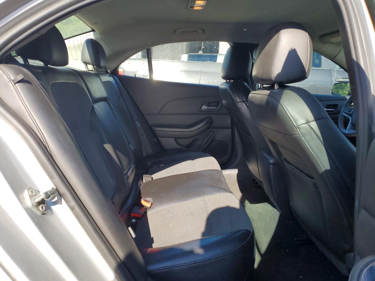 2015 Chevrolet Malibu 1lt Серебряный vin: 1G11C5SL2FF202031