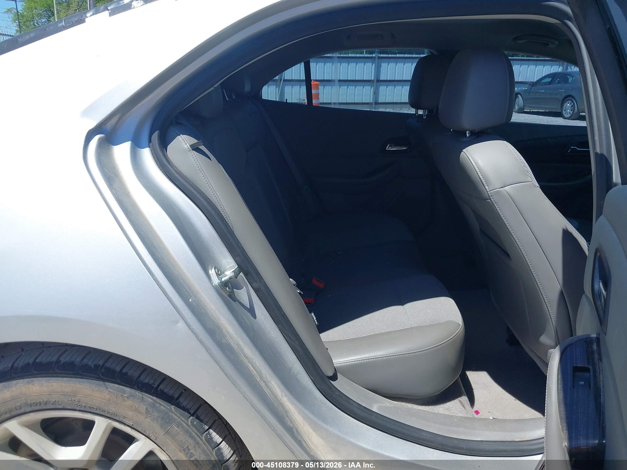 2015 Chevrolet Malibu 1lt Silver vin: 1G11C5SL2FF239709