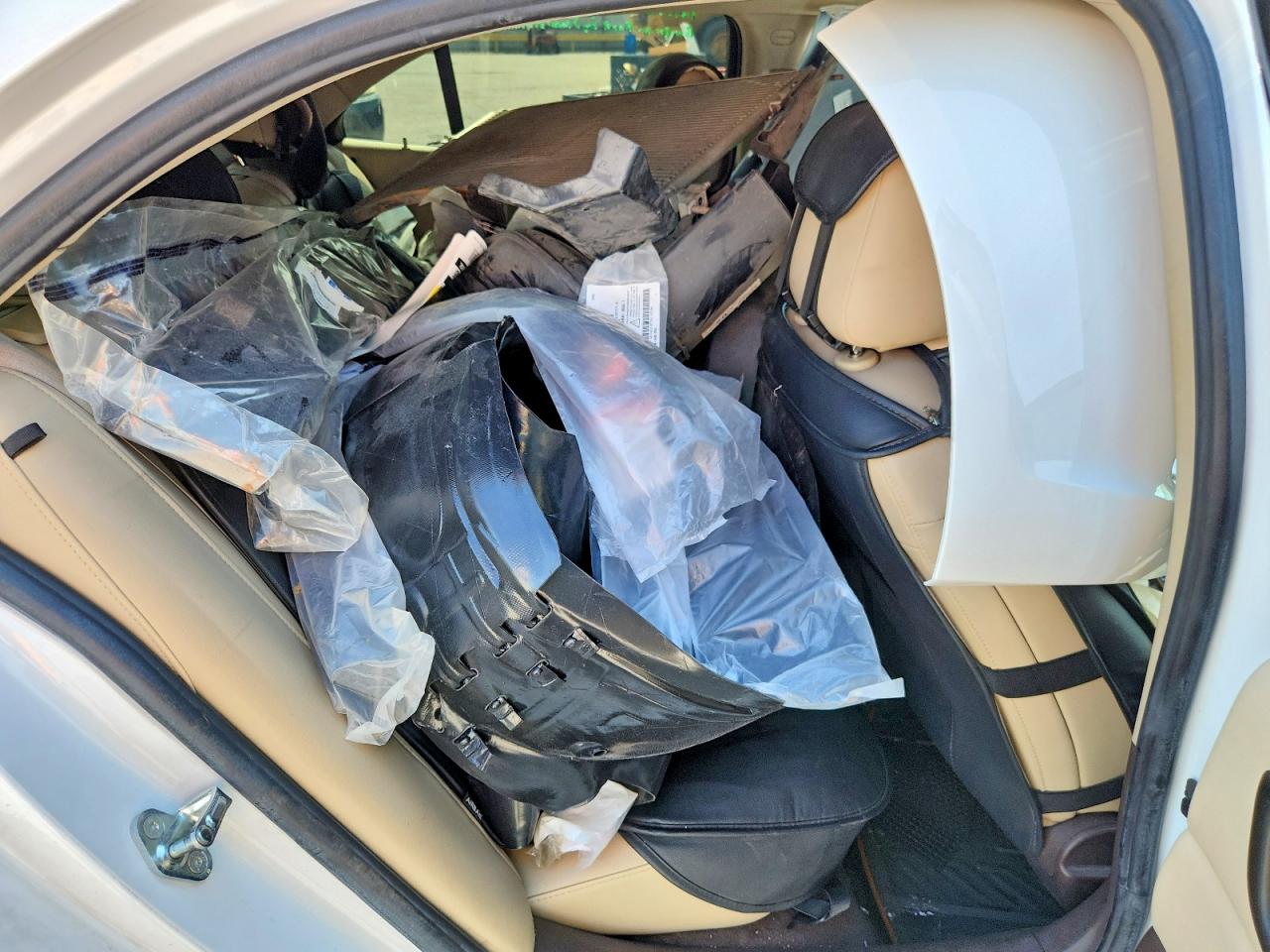 2015 Chevrolet Malibu 1lt Белый vin: 1G11C5SL2FF304302