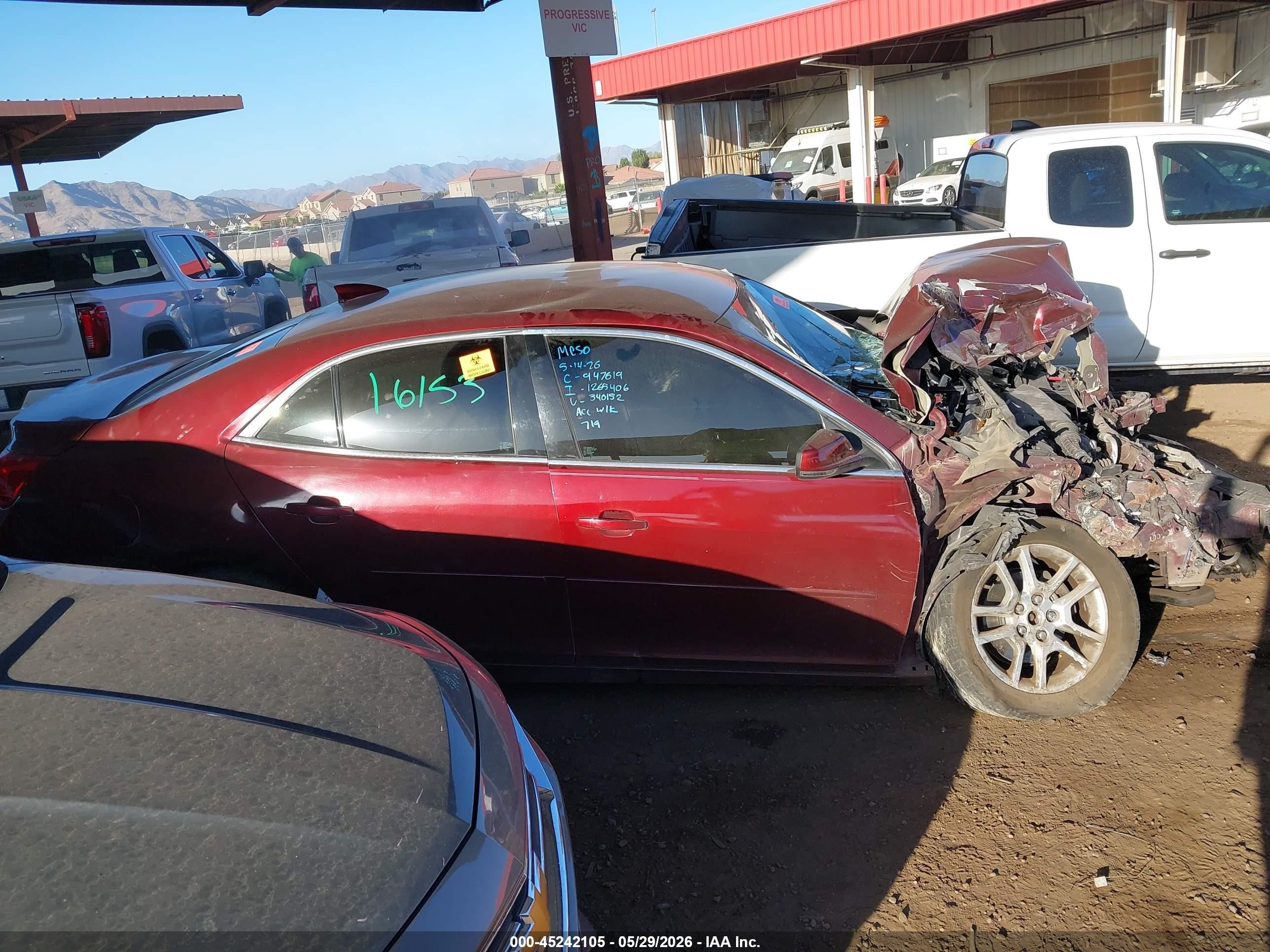 2015 Chevrolet Malibu 1lt Красный vin: 1G11C5SL2FF340152