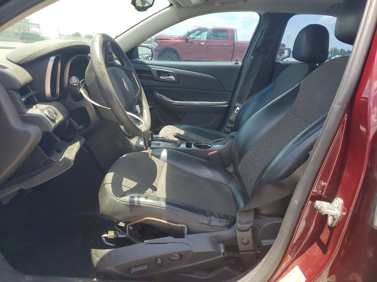 2015 Chevrolet Malibu 1lt Burgundy vin: 1G11C5SL2FF348610