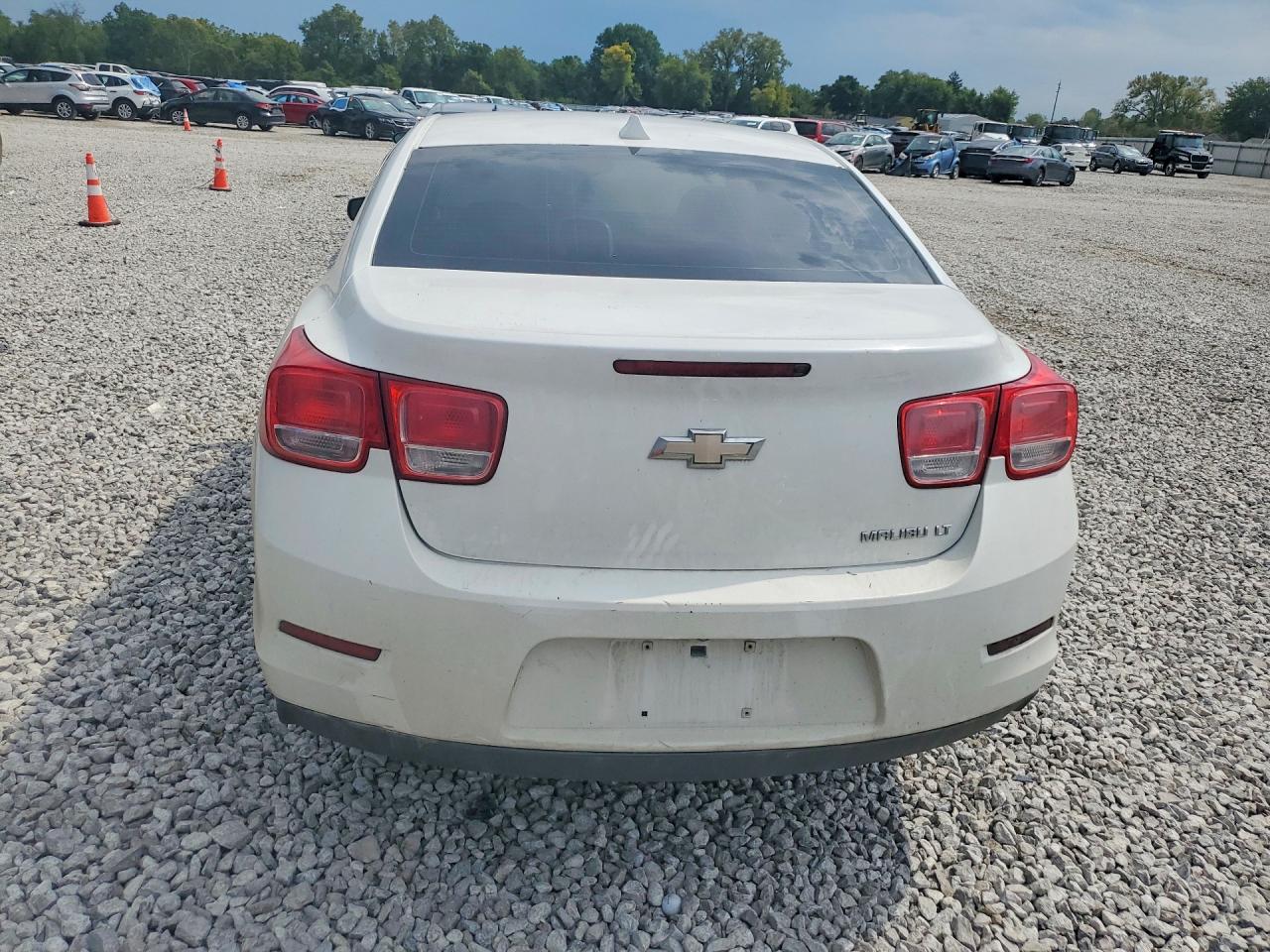 2014 Chevrolet Malibu 1lt White vin: 1G11C5SL3EF193970