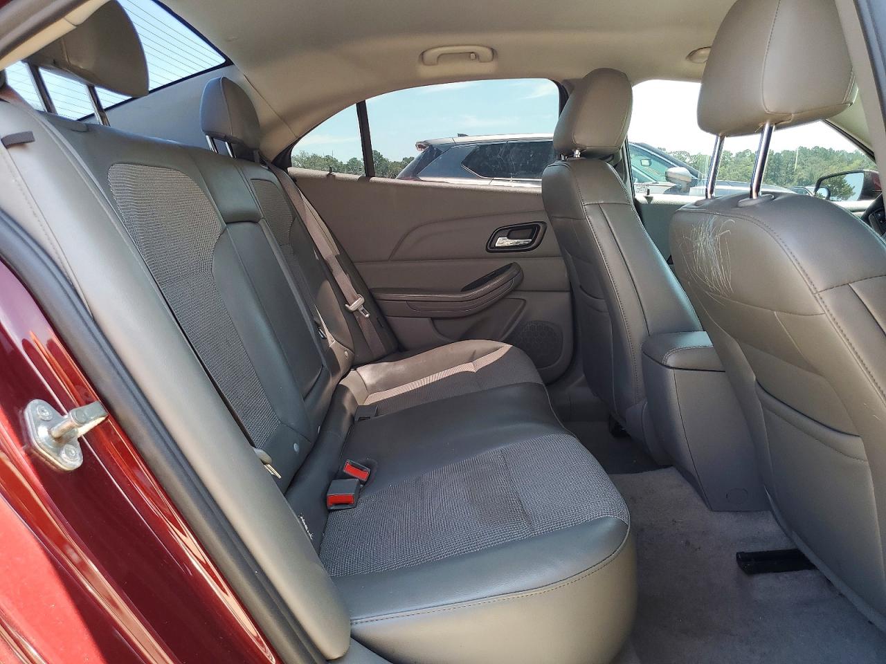 2015 Chevrolet Malibu 1lt Maroon vin: 1G11C5SL3FF264280