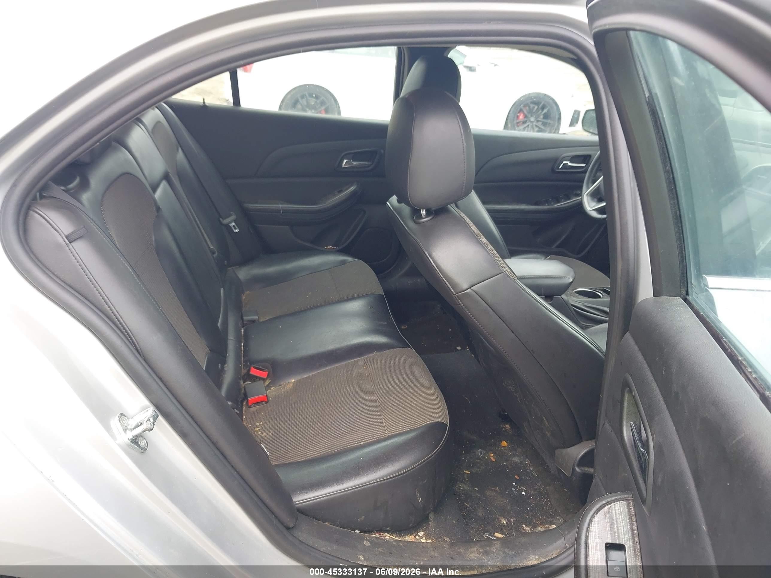 2015 Chevrolet Malibu 1lt Серебряный vin: 1G11C5SL3FF325207