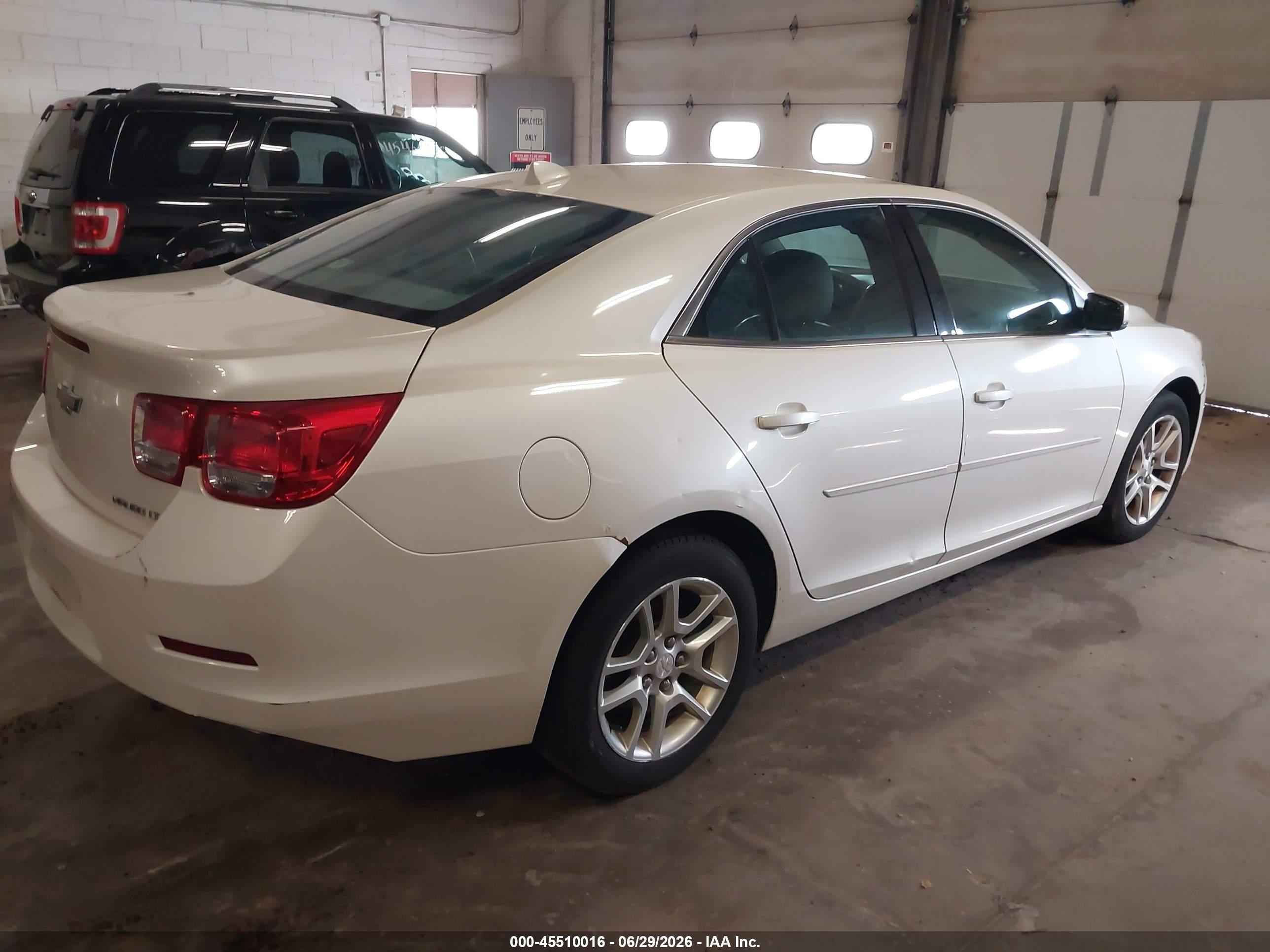 2014 Chevrolet Malibu 1lt White vin: 1G11C5SL4EF153395
