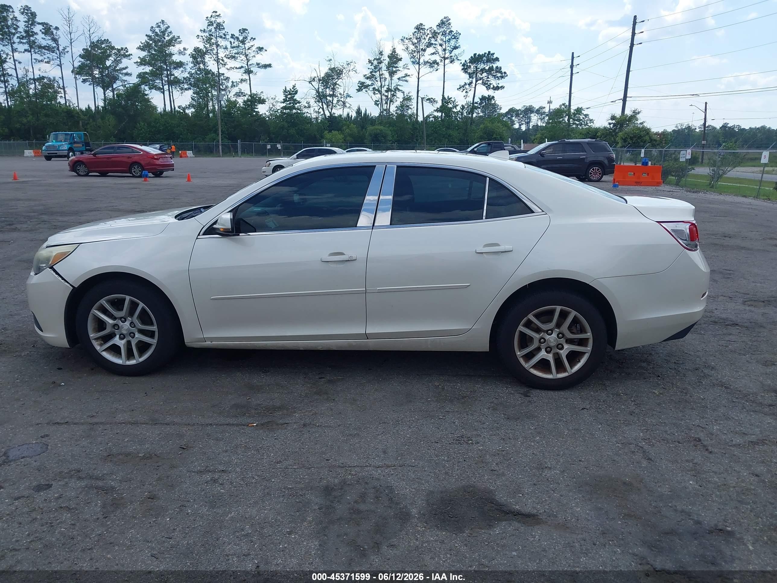 2014 Chevrolet Malibu 1lt White vin: 1G11C5SL4EF271303