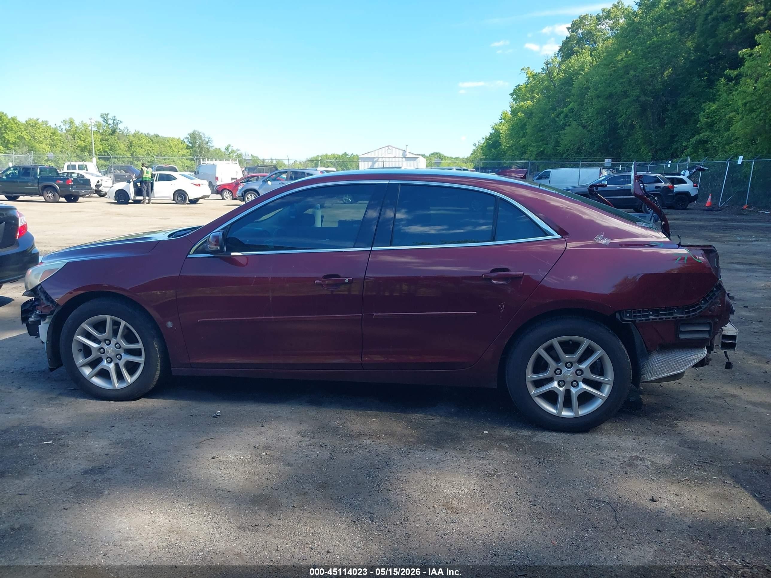 2015 Chevrolet Malibu 1lt Maroon vin: 1G11C5SL4FF107017