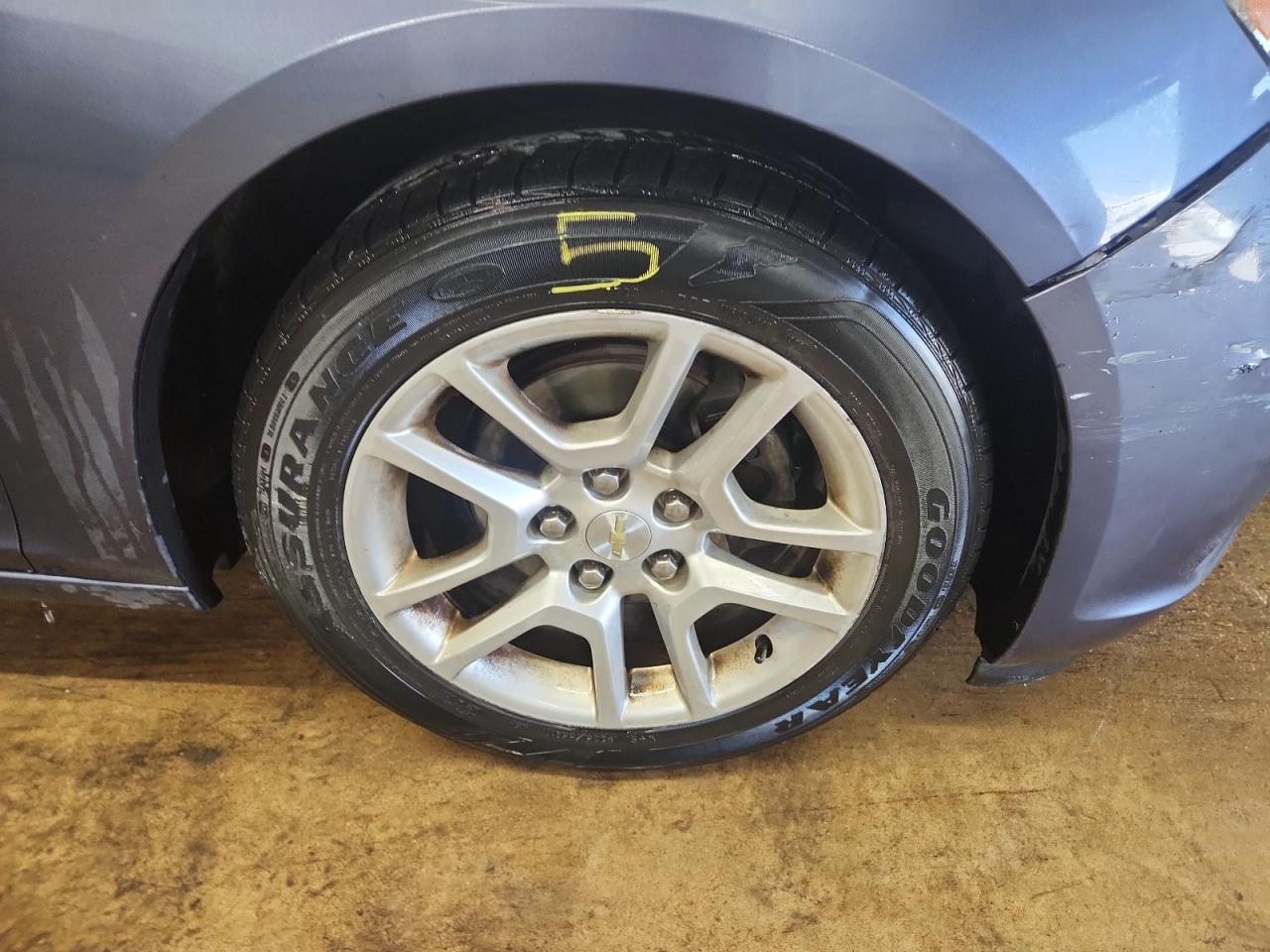 2015 Chevrolet Malibu 1lt Blue vin: 1G11C5SL4FF276857 Damage: Right Front Wheel, Curb Rash, 5 To 6 Inches