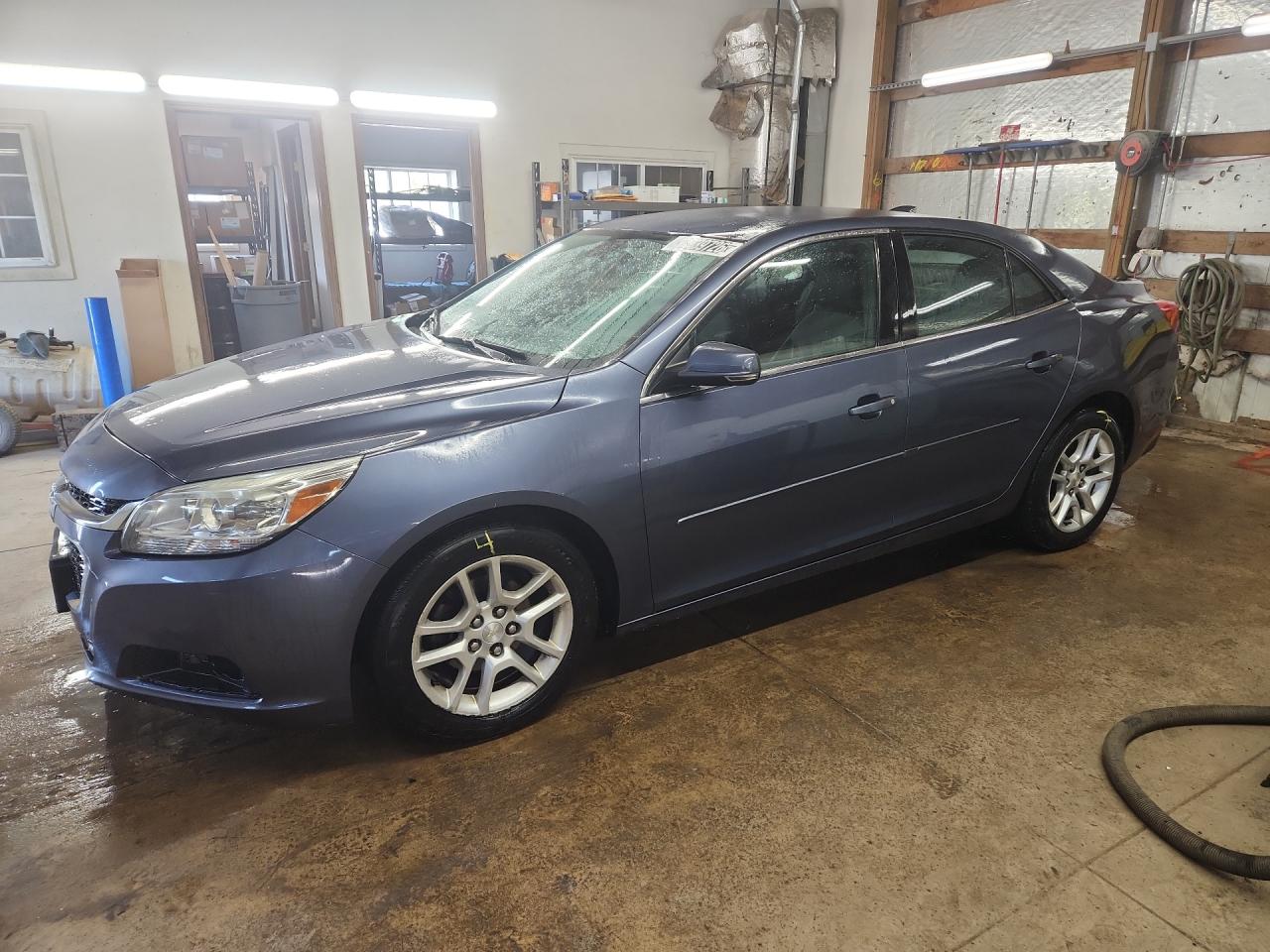 2015 Chevrolet Malibu 1lt Blue vin: 1G11C5SL4FF276857 Damage: Left Front Fender, Dent(S) W/No Paint Dmg, Pdr-1 Dent