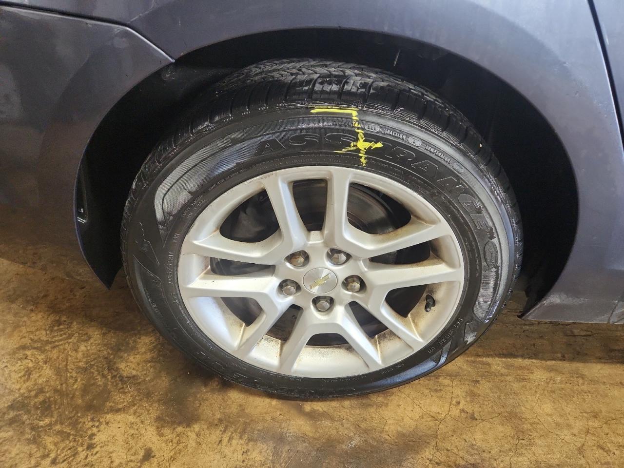 2015 Chevrolet Malibu 1lt Blue vin: 1G11C5SL4FF276857 Damage: Right Rear Wheel, Curb Rash, 7 To 8 Inches