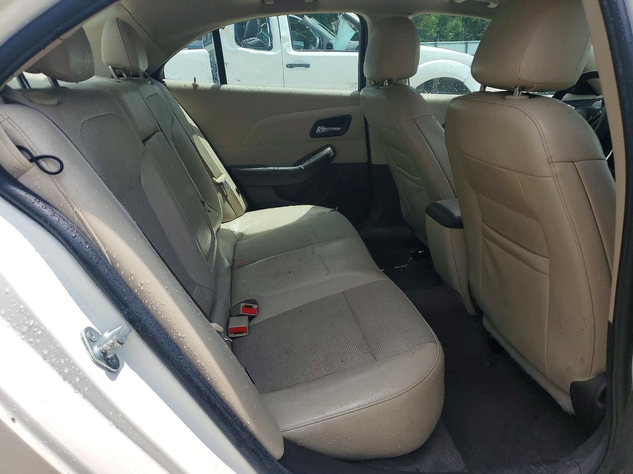 2014 Chevrolet Malibu 1lt White vin: 1G11C5SL5EF172215
