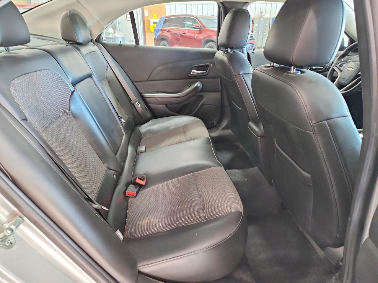 2014 Chevrolet Malibu 1lt Silver vin: 1G11C5SL5EF251139