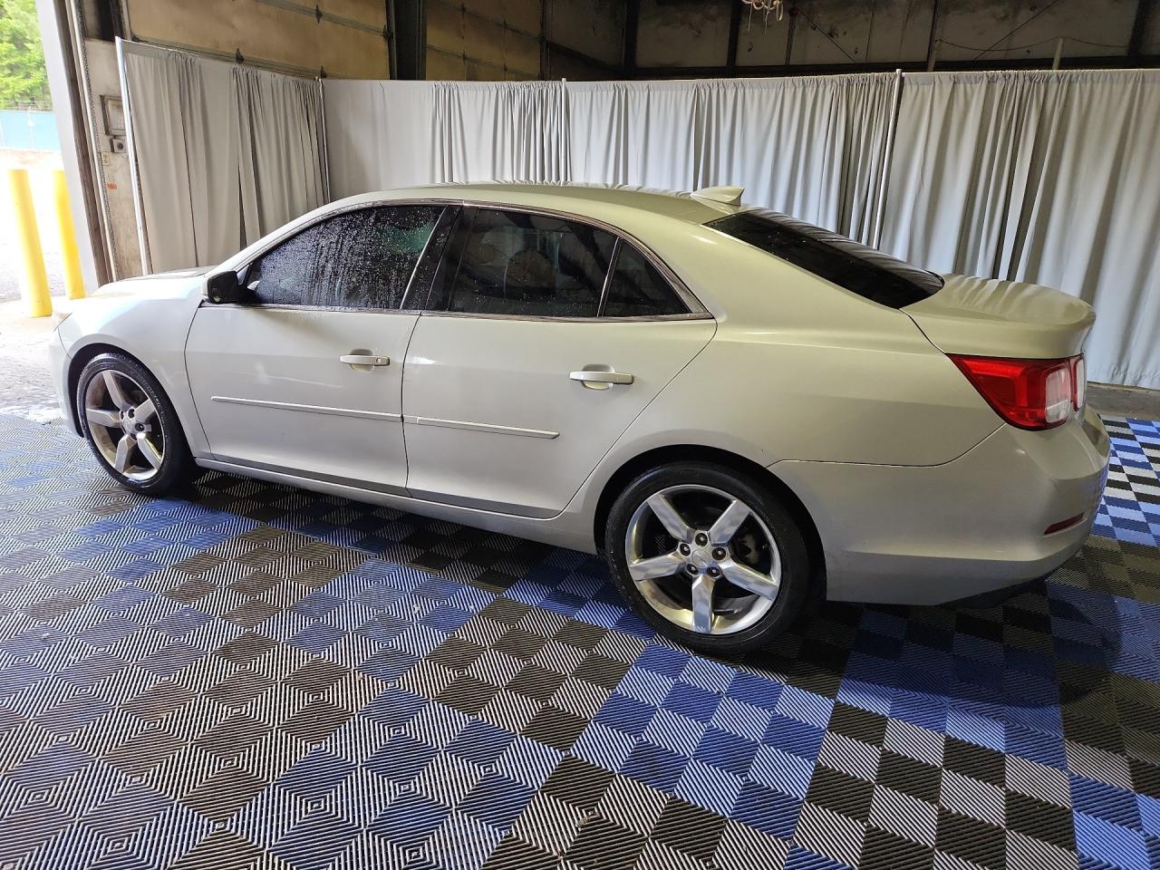 2015 Chevrolet Malibu 1lt Tan vin: 1G11C5SL5FF270260 Damage: Left Rear Door, Dent(S) W/ Paint Dmg, 2 To 3 Inches