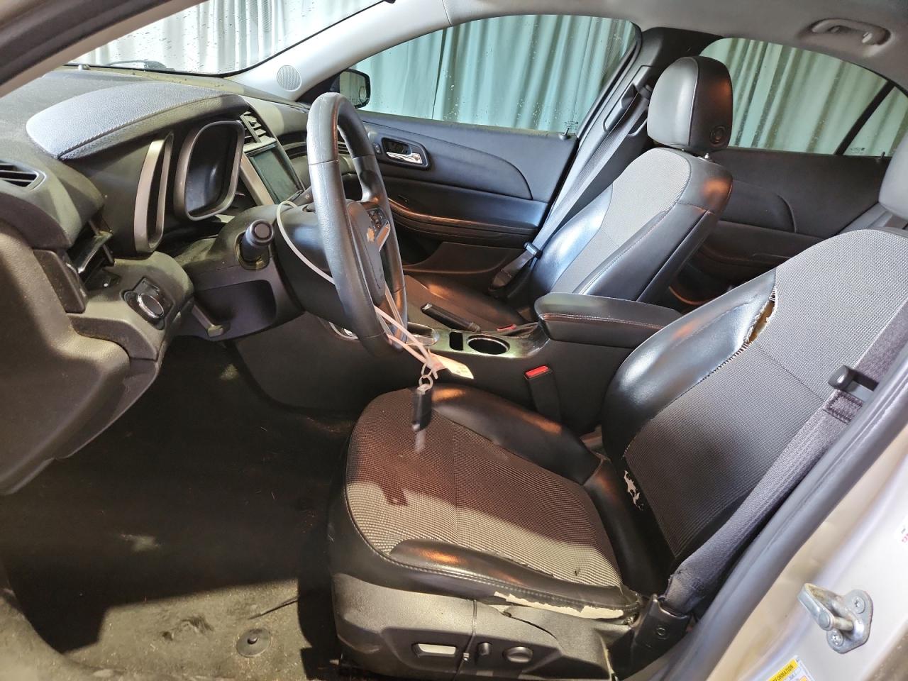 2015 Chevrolet Malibu 1lt Tan vin: 1G11C5SL5FF270260 Damage: Left Front Seat Cushion, Torn, > 12 Inches