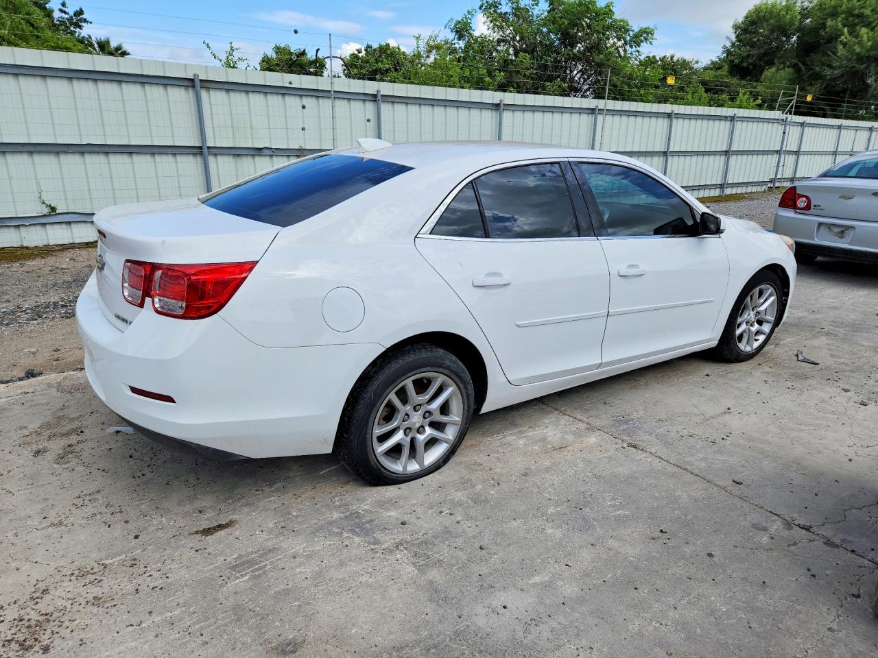 2015 Chevrolet Malibu 1lt White vin: 1G11C5SL5FF301894