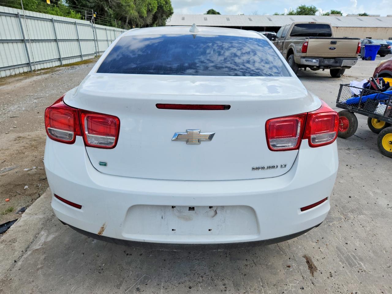 2015 Chevrolet Malibu 1lt White vin: 1G11C5SL5FF301894