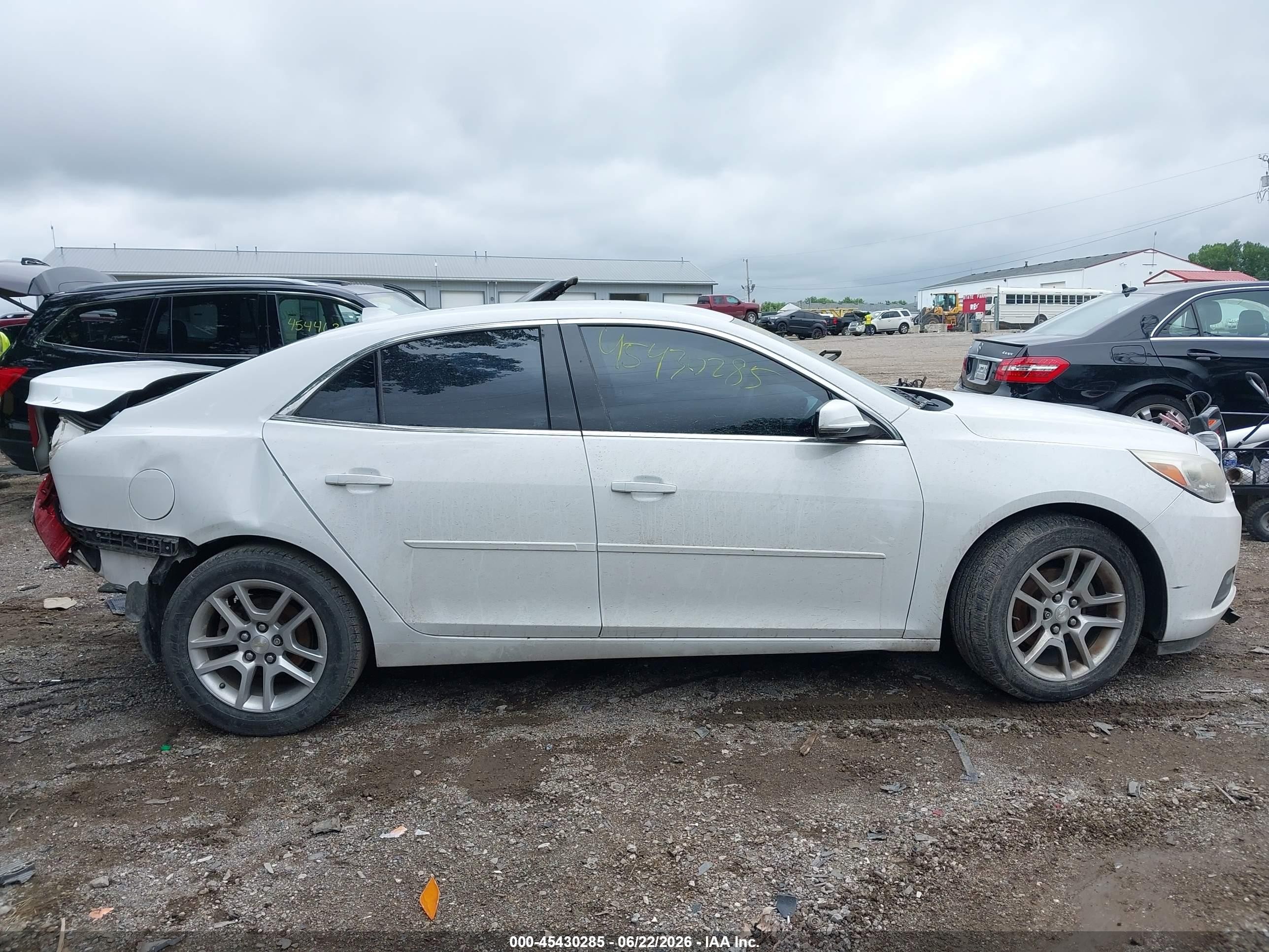 2014 Chevrolet Malibu 1lt White vin: 1G11C5SL6EF258066