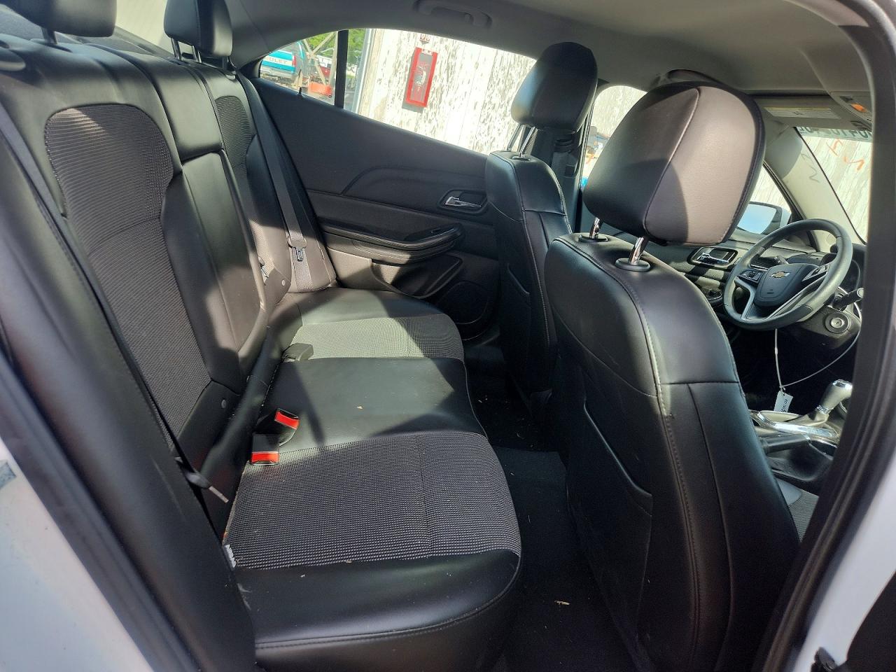2015 Chevrolet Malibu White vin: 1G11C5SL6FF215235