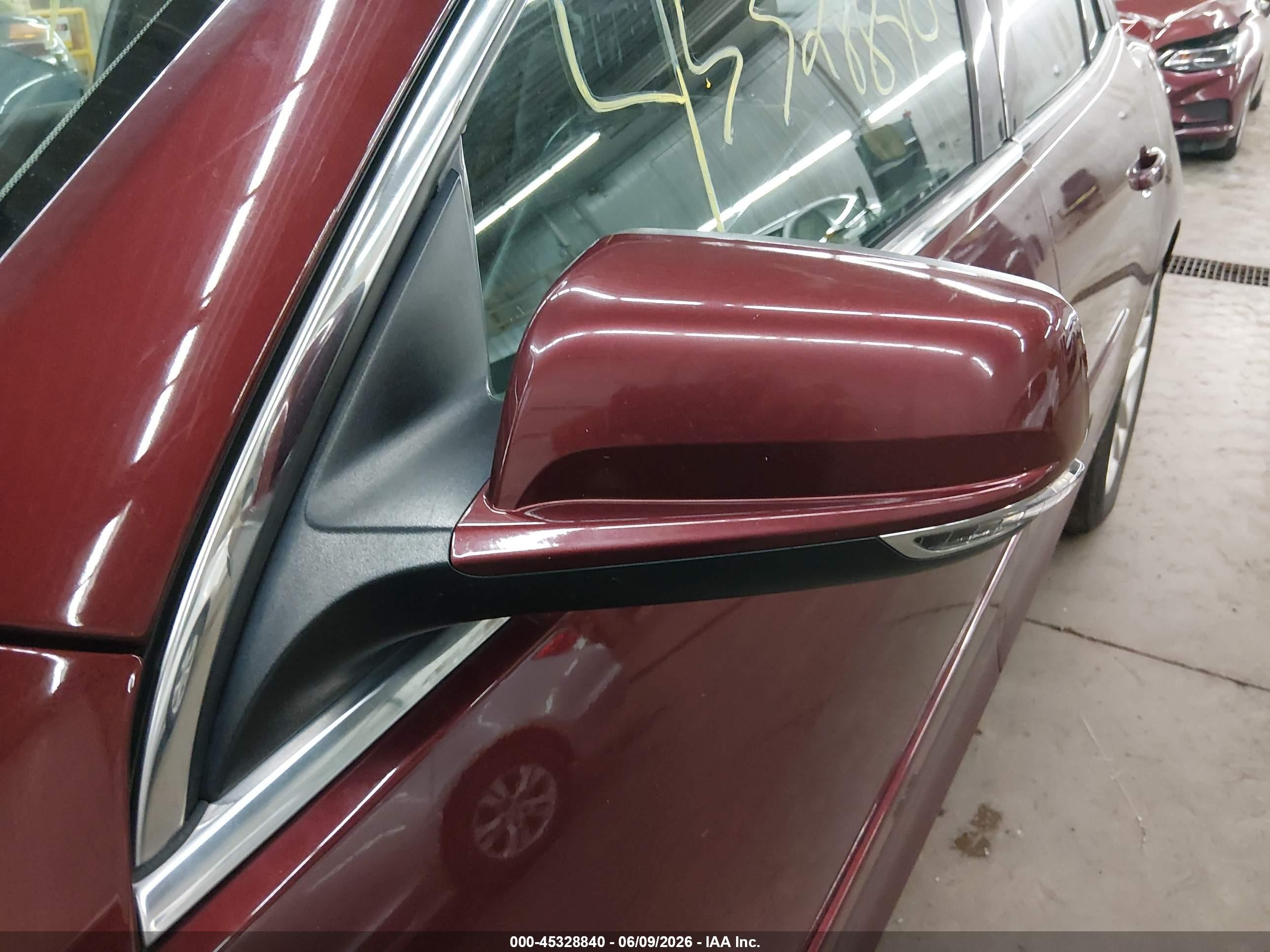 2015 Chevrolet Malibu 1lt Красный vin: 1G11C5SL6FF261910