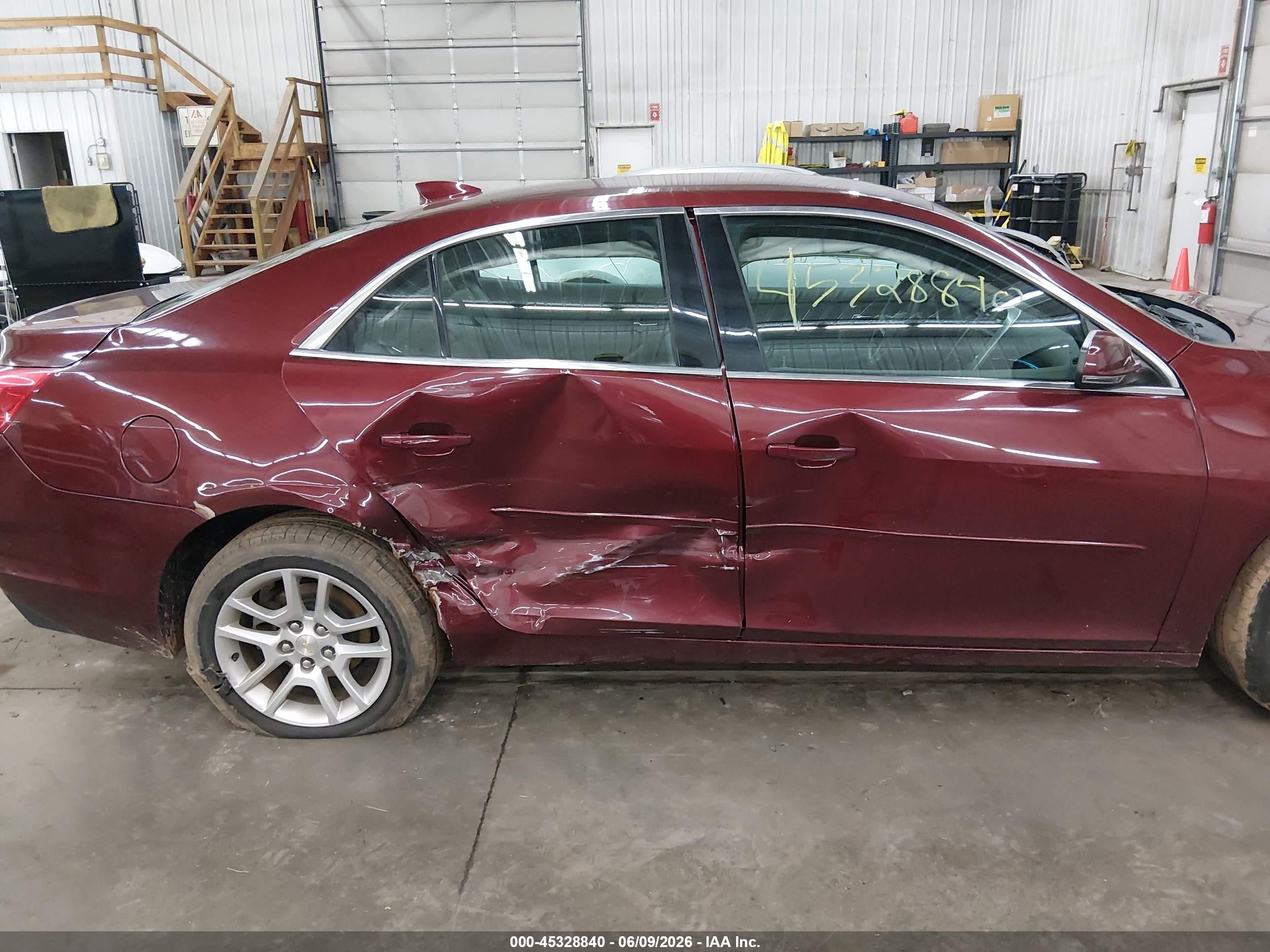 2015 Chevrolet Malibu 1lt Красный vin: 1G11C5SL6FF261910