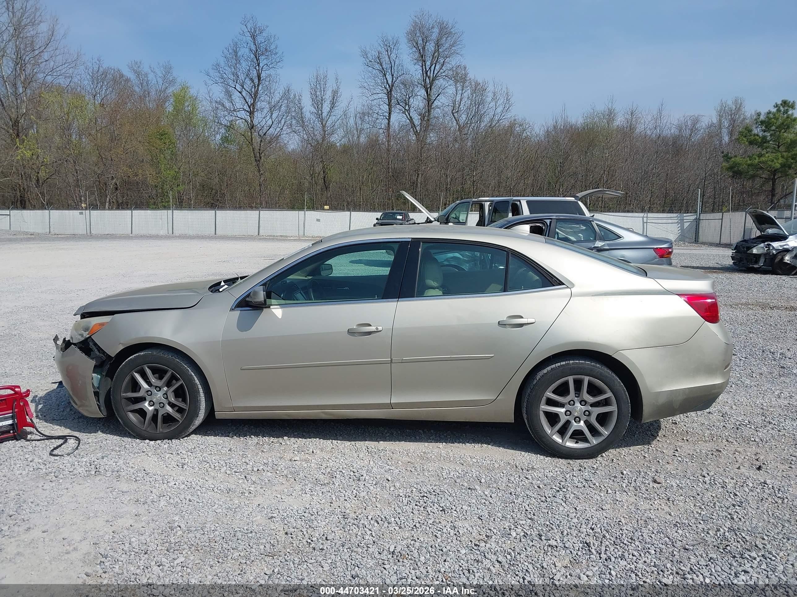 2014 Chevrolet Malibu 1lt Gold vin: 1G11C5SL7EF117653