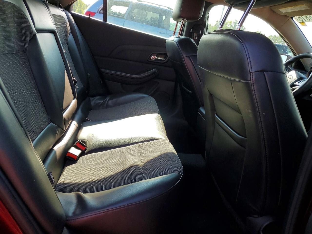 2015 Chevrolet Malibu 1lt Maroon vin: 1G11C5SL7FF108341