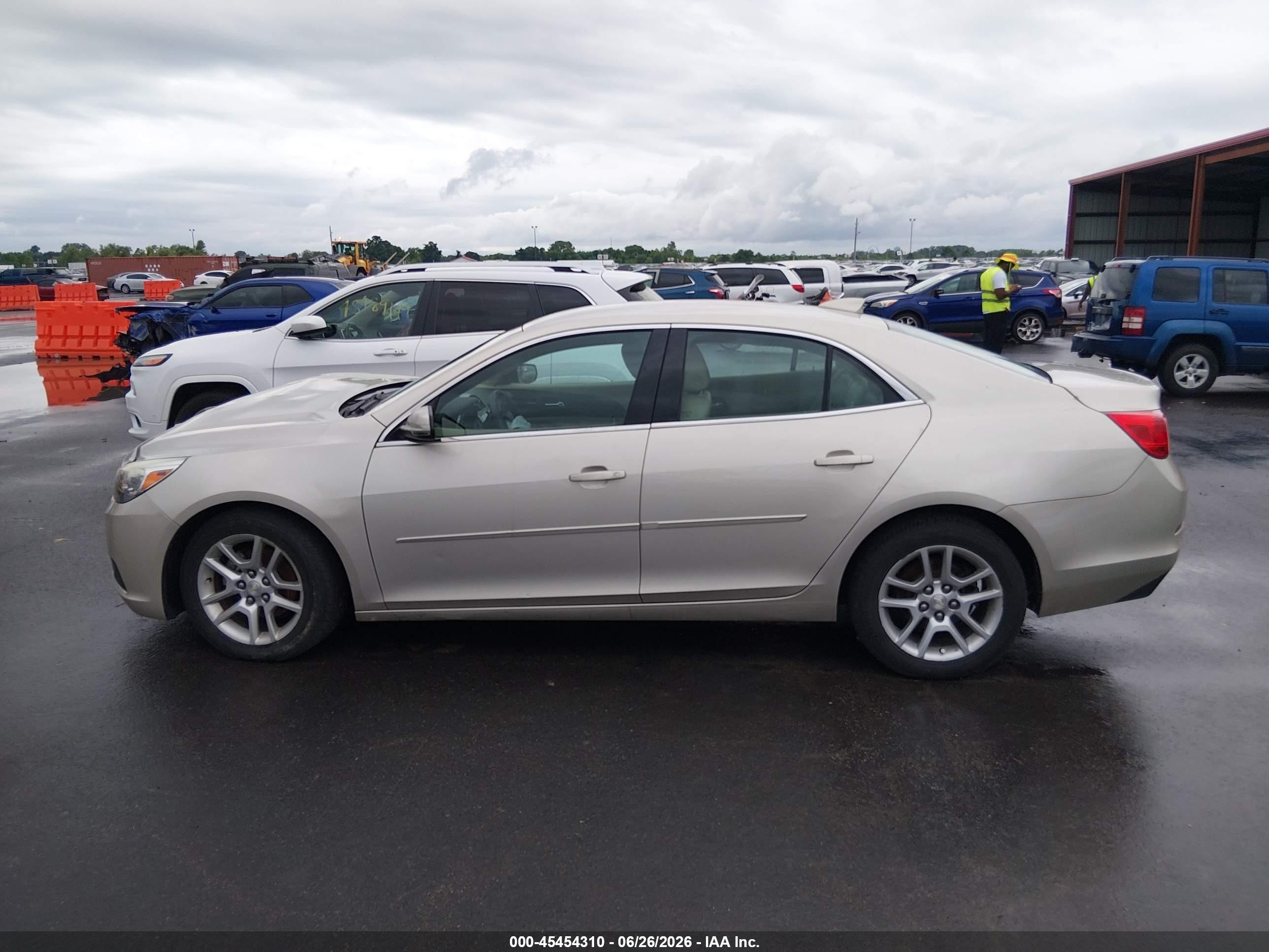 2015 Chevrolet Malibu 1lt Gold vin: 1G11C5SL7FF325419