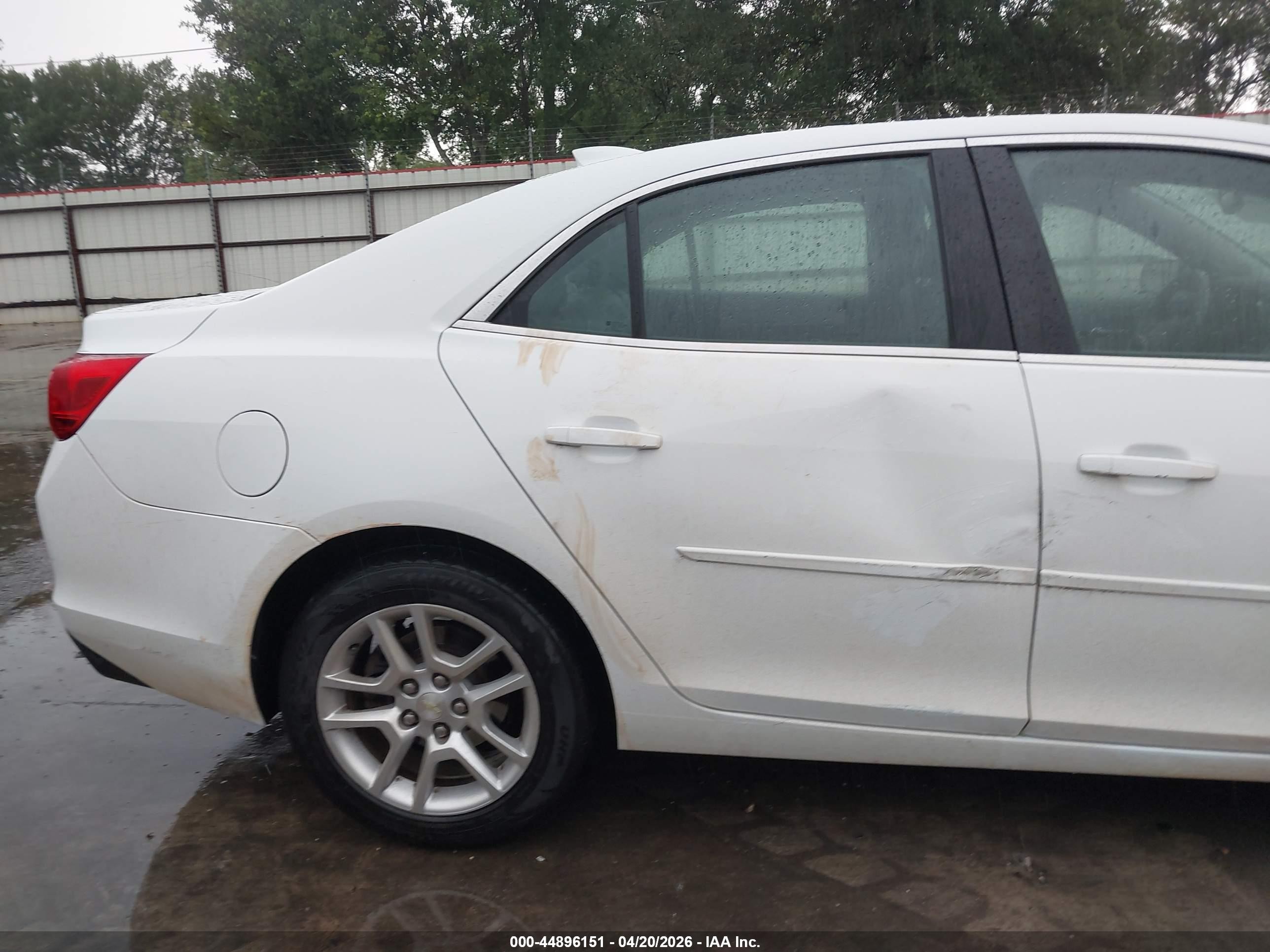 2015 Chevrolet Malibu 1lt White vin: 1G11C5SL7FF349395